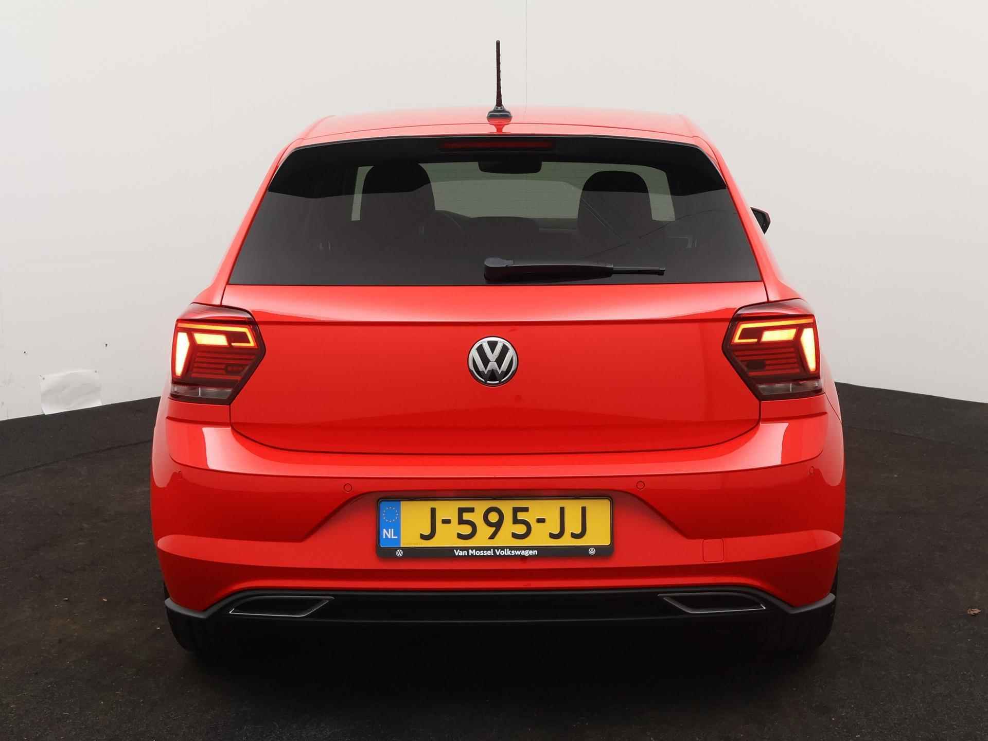 Volkswagen Polo 1.0 TSI Highline Business R 95 PK | R-Line | Navigatie | Achteruitrijcamera| Climatronic | Digital Cockpit | Stoelverwarming | Keyless | Apple Carplay | Android Auto | Adaptive Cruise Control | LED dagrijverlichting | - 4/19