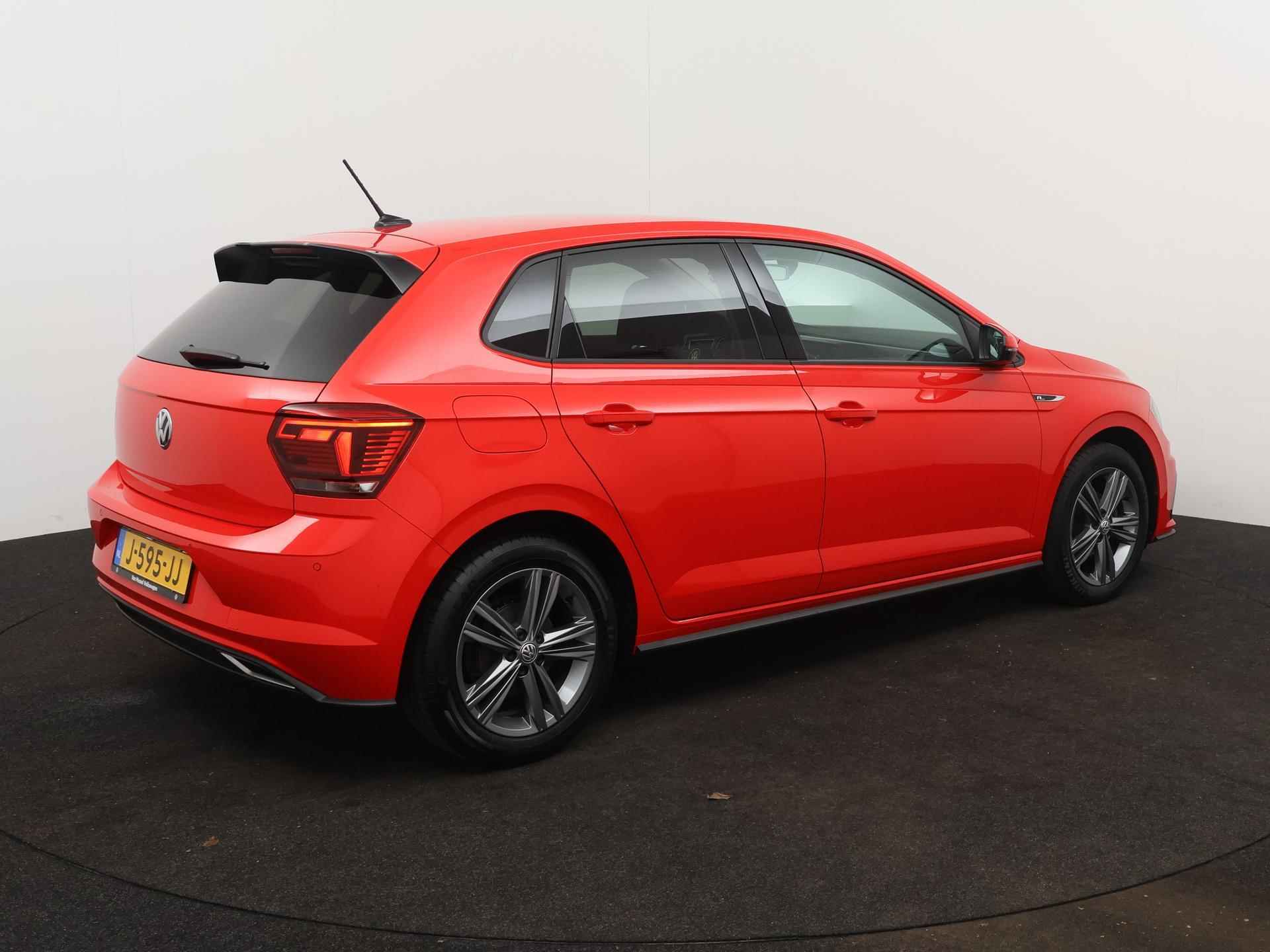 Volkswagen Polo 1.0 TSI Highline Business R 95 PK | R-Line | Navigatie | Achteruitrijcamera| Climatronic | Digital Cockpit | Stoelverwarming | Keyless | Apple Carplay | Android Auto | Adaptive Cruise Control | LED dagrijverlichting | - 5/19