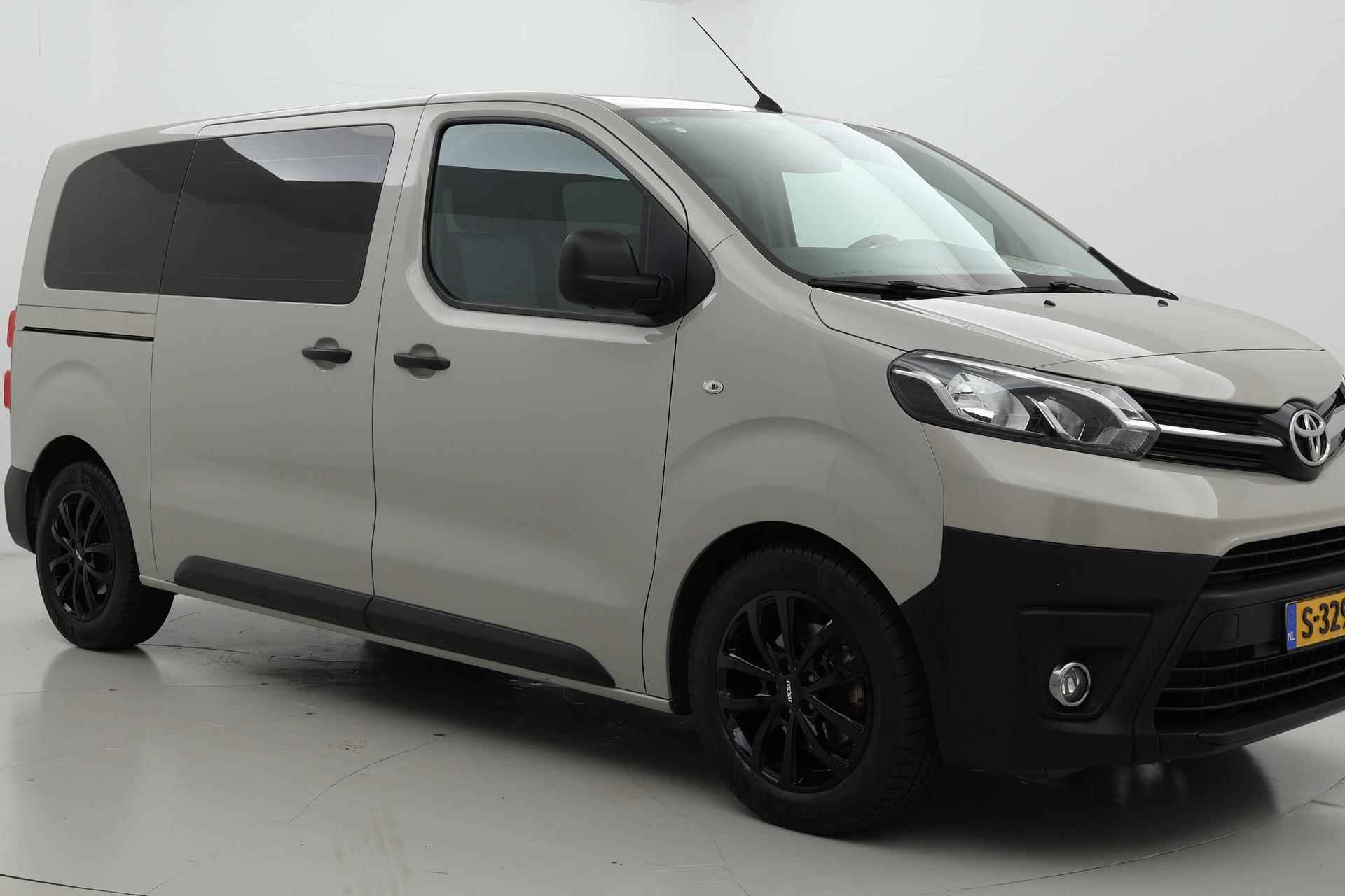 Toyota Proace Shuttle 2.0 D-4D Comfort 9p - 3/9