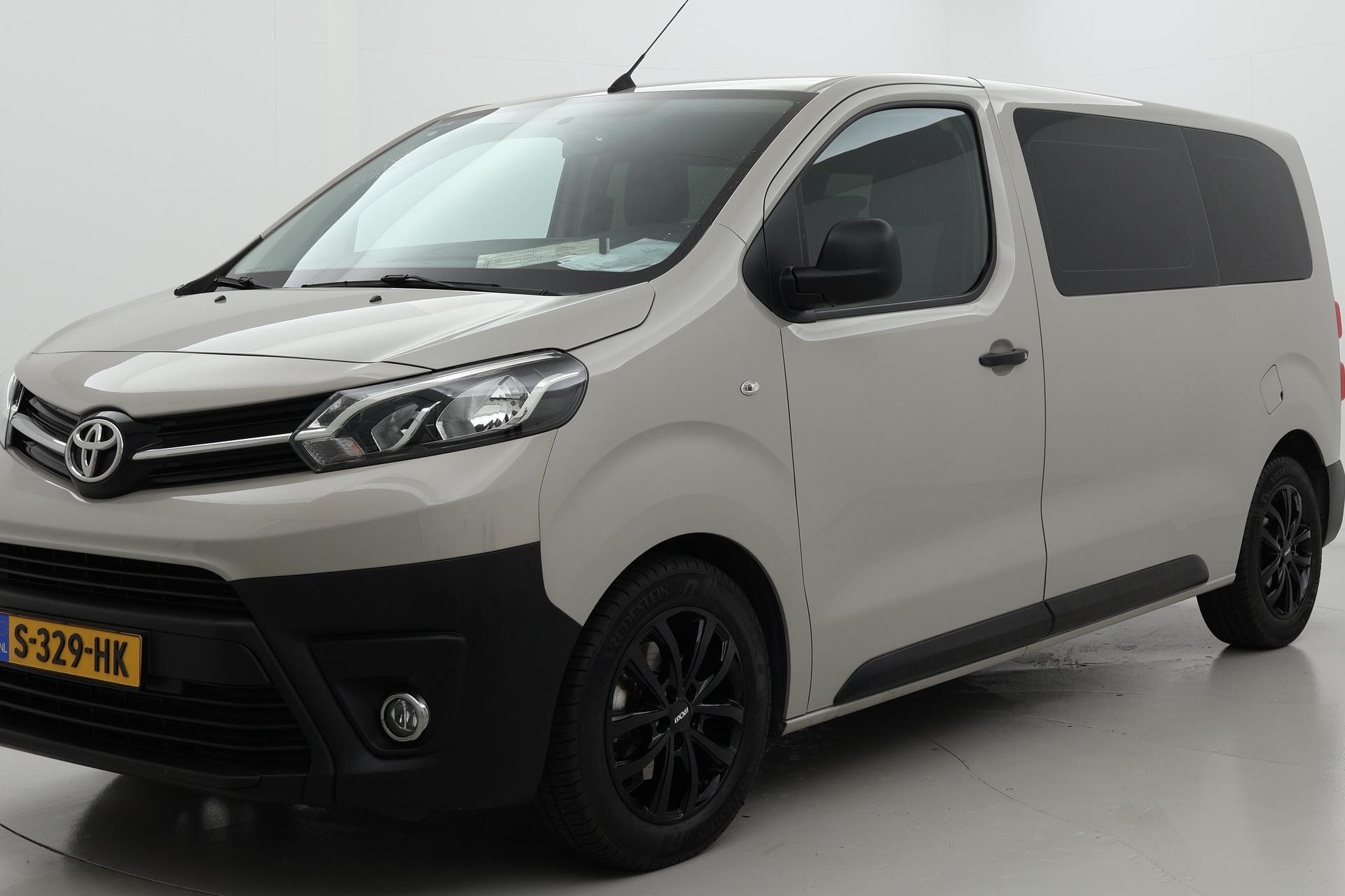 Toyota Proace Shuttle 2.0 D-4D Comfort 9p