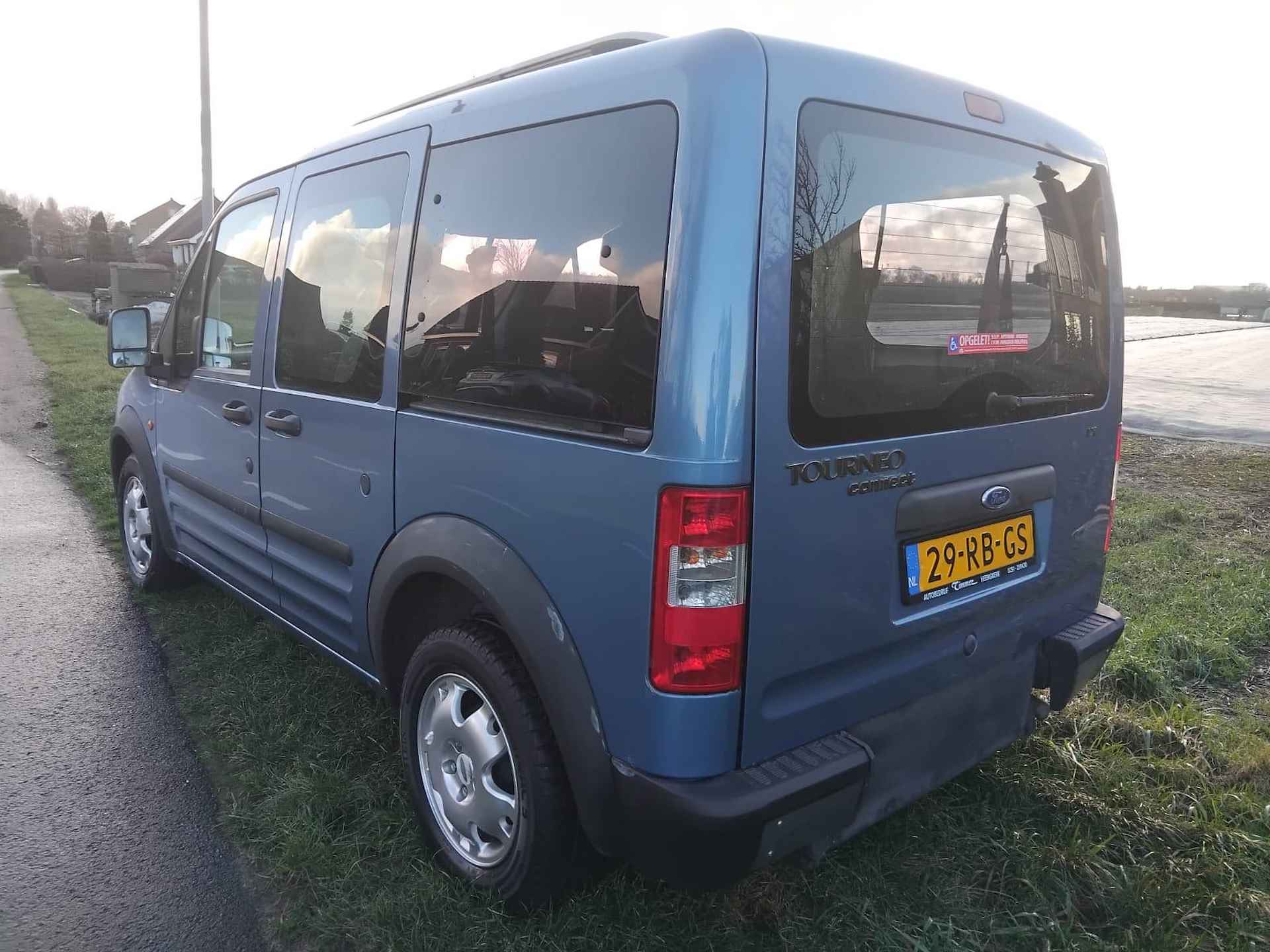 Ford Tourneo Connect 1.8-16V ROLSTOELAUTO 3+1 - 7/18