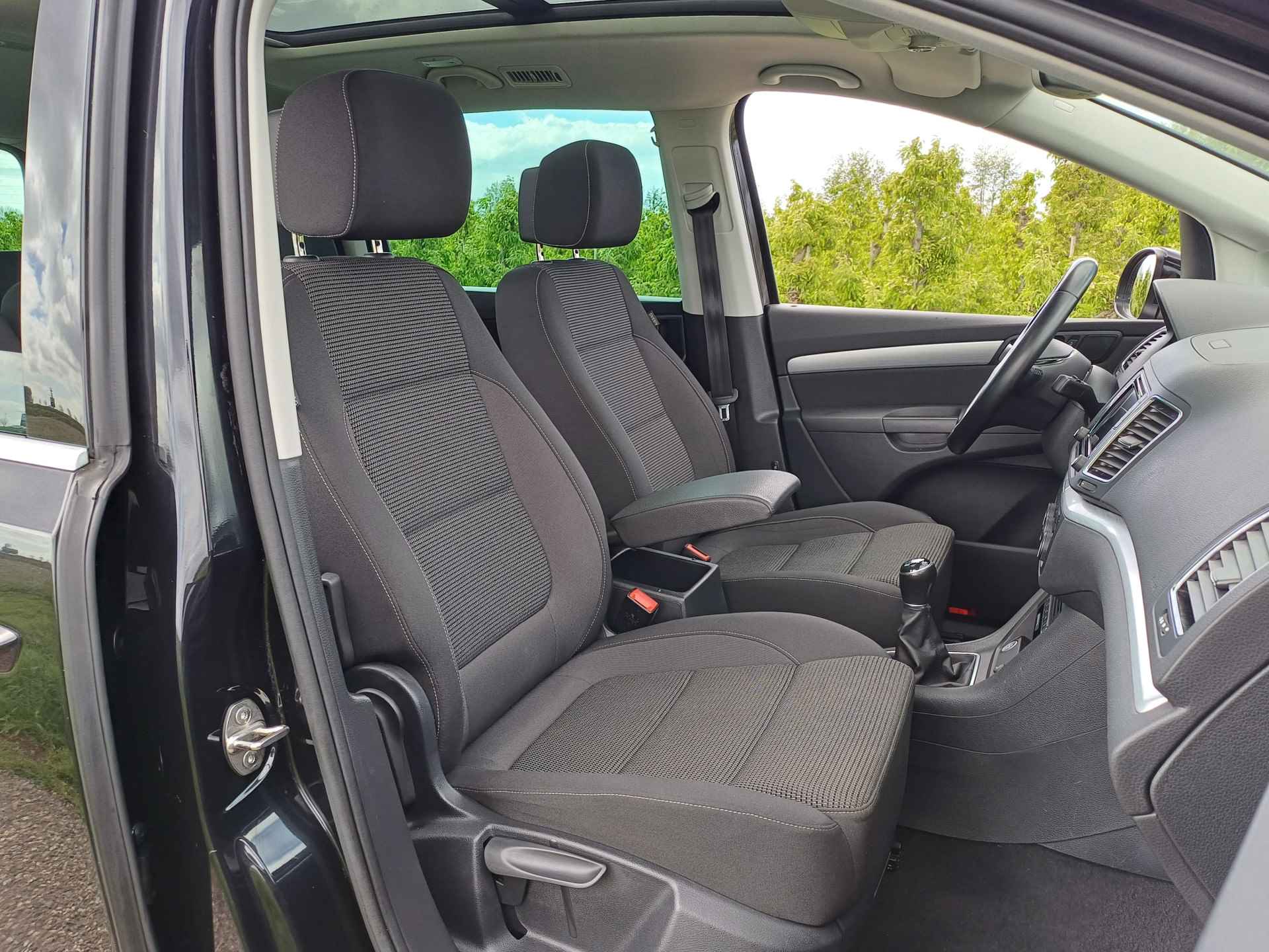 Volkswagen Sharan 7 Persoons 1.4 TSI Exclusive Series Pano dak | Navi | Cruise | Clima | Led | Trekh | Car Play | Parkh V+A - 37/50