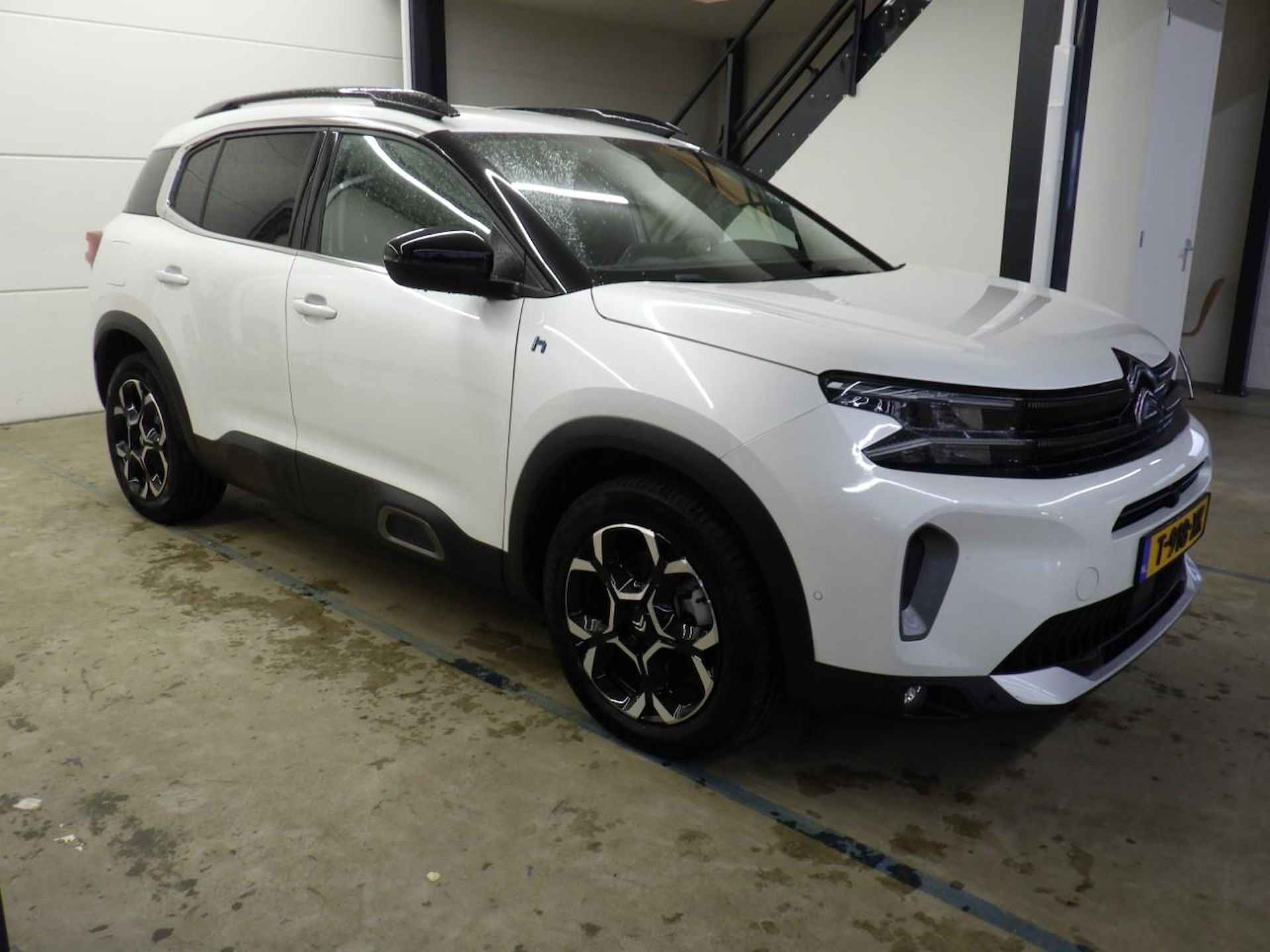 Citroën C5 Aircross 1.6 Plug-in Hybrid Business Plus 180pk | Vol-Leder | Elektr. Stoelen | Adaptive Cruise | Elektr. Achterklep | Keyless-Entry | Na - 2/21