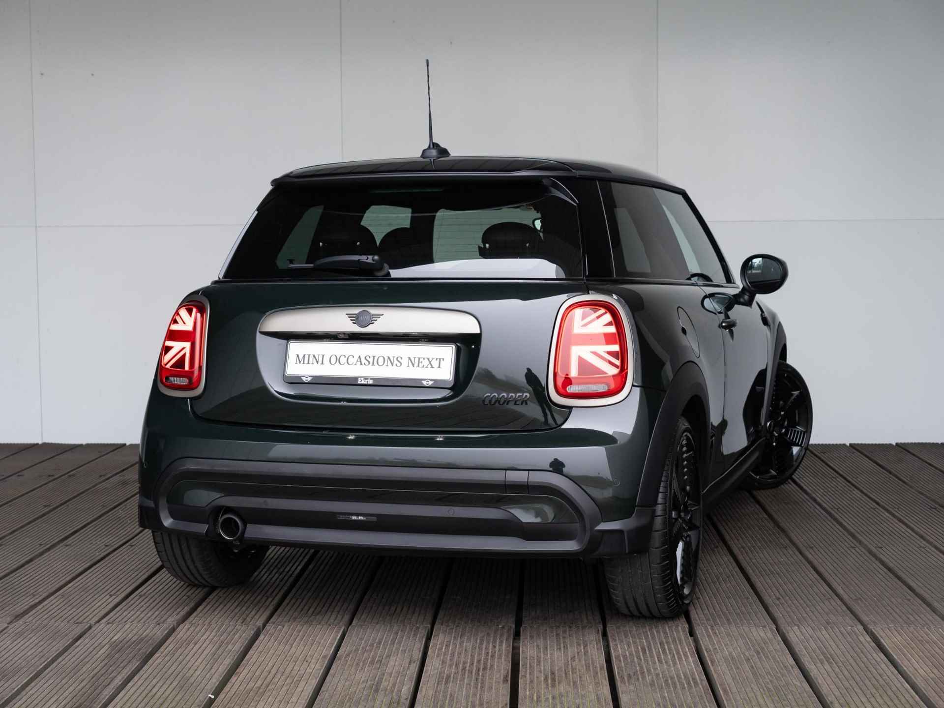 MINI 3-deurs Cooper Aut. Resolute Edition - 2/31