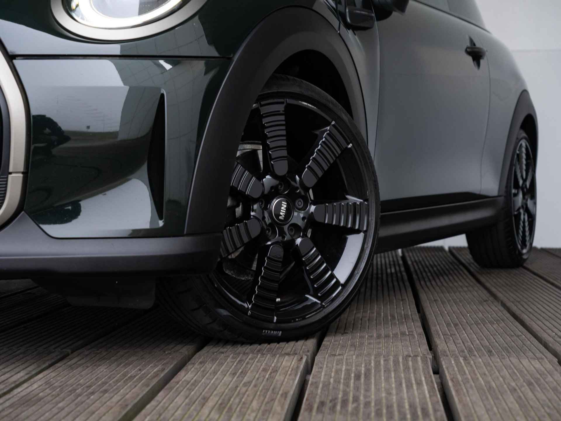 MINI 3-deurs Cooper Aut. Resolute Edition - 13/31