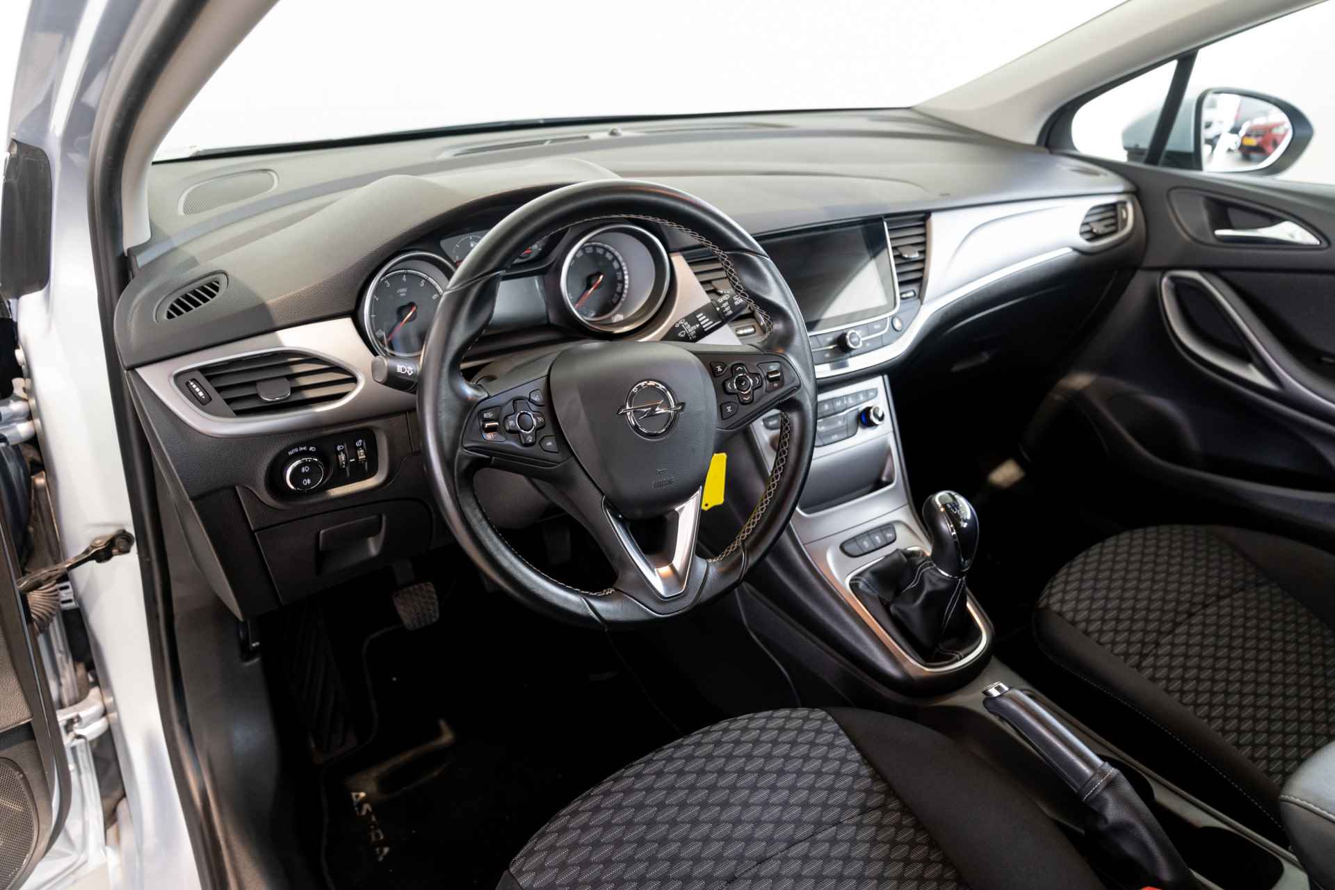Opel Astra 1.4 Turbo 150PK Edition + | Climate Controle | Navigatie | Trekhaak | Parkeersensoren | Lichtmetalen velgen | - 14/33