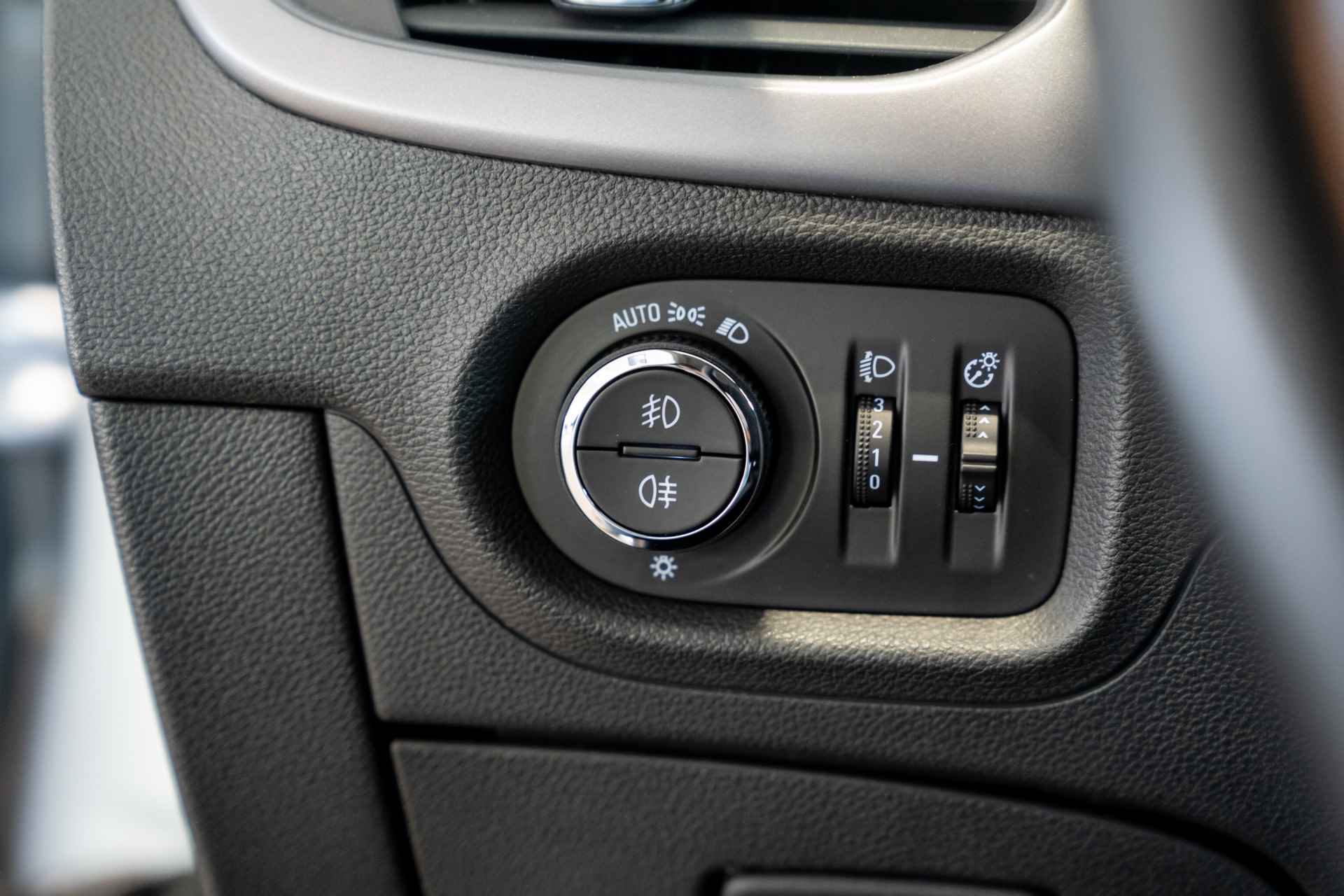 Opel Astra 1.4 Turbo 150PK Edition + | Climate Controle | Navigatie | Trekhaak | Parkeersensoren | Lichtmetalen velgen | - 17/33