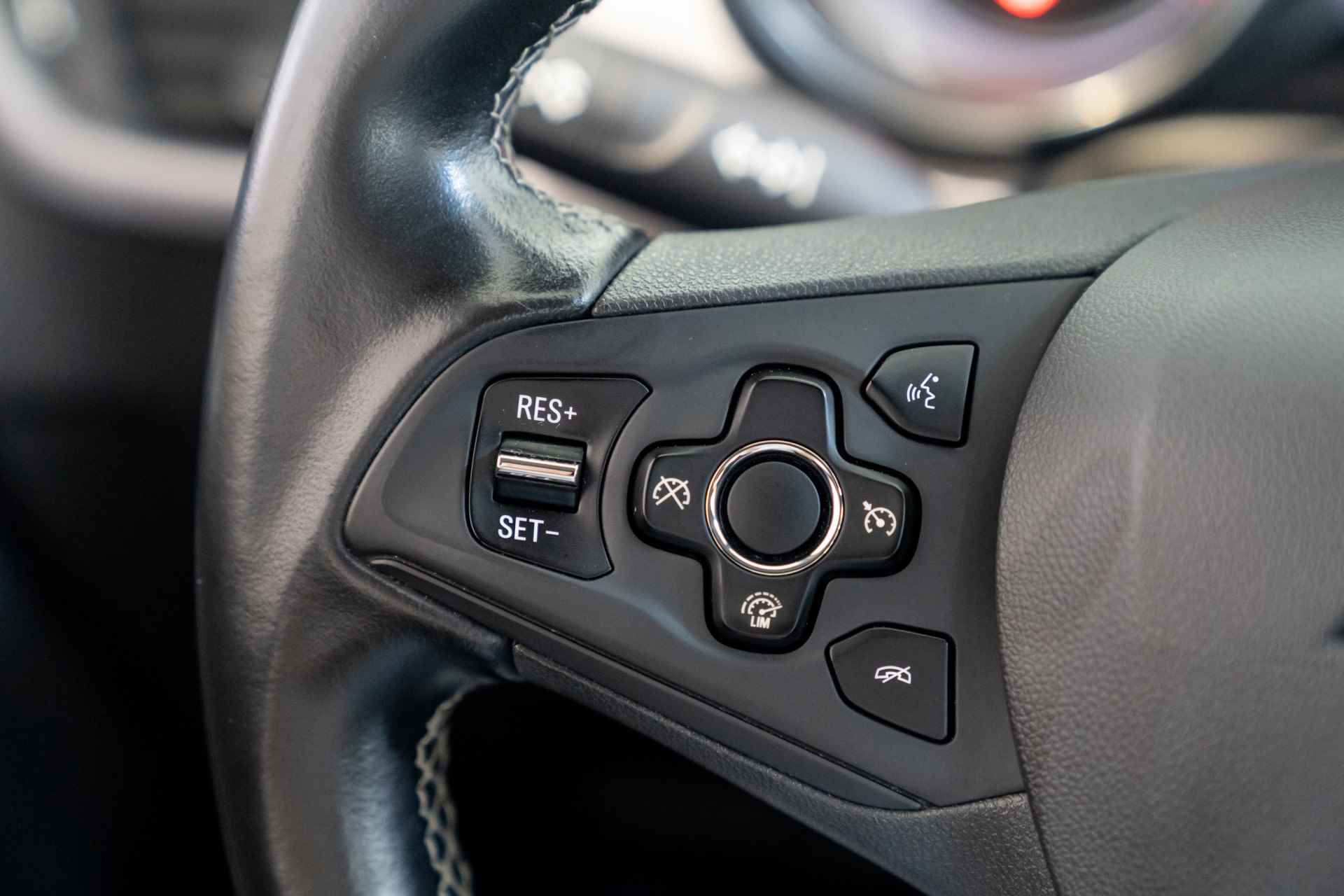 Opel Astra 1.4 Turbo 150PK Edition + | Climate Controle | Navigatie | Trekhaak | Parkeersensoren | Lichtmetalen velgen | - 19/33