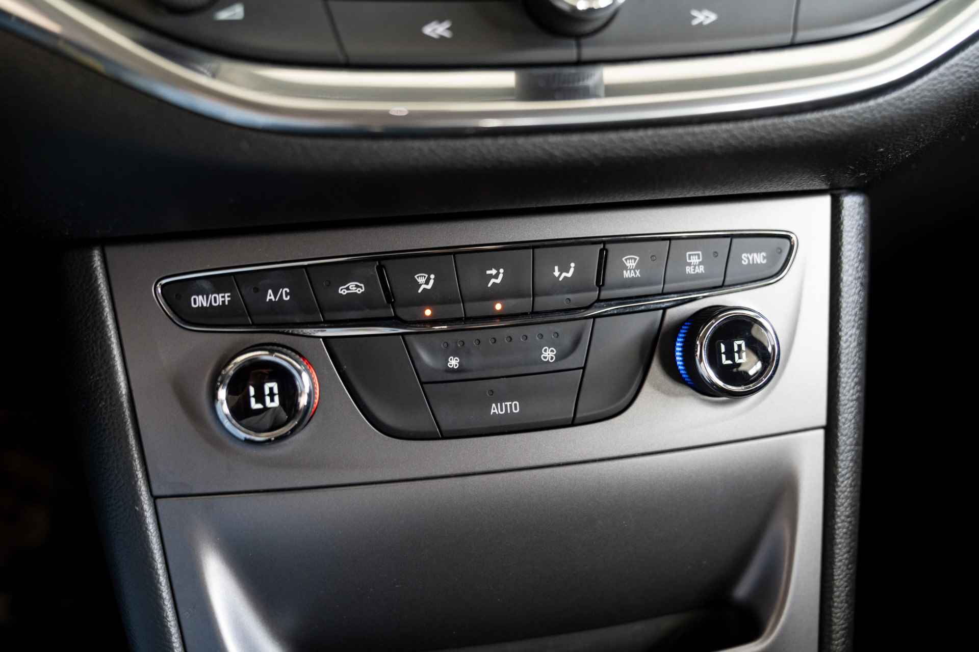 Opel Astra 1.4 Turbo 150PK Edition + | Climate Controle | Navigatie | Trekhaak | Parkeersensoren | Lichtmetalen velgen | - 25/33