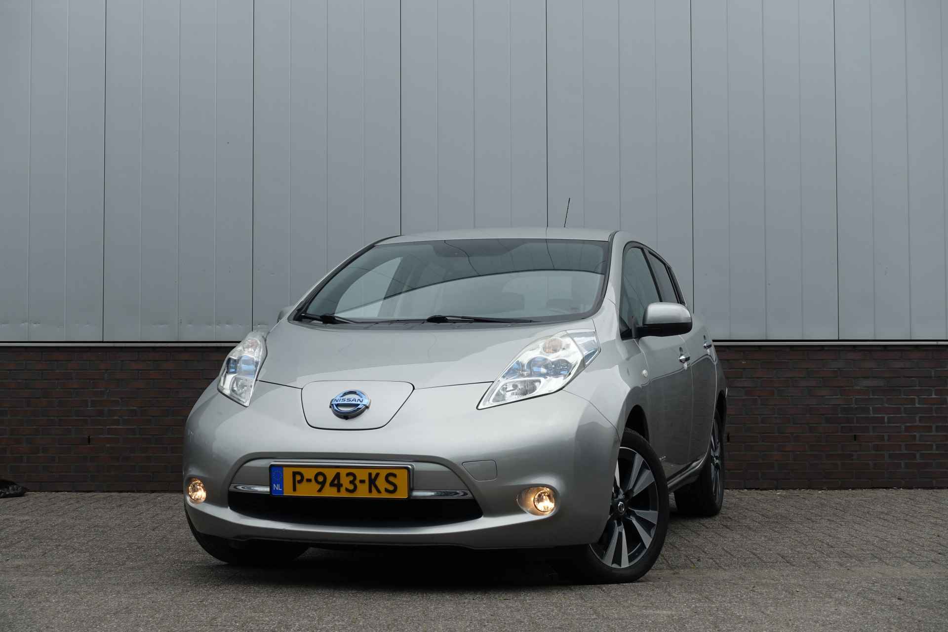 Nissan Leaf Tekna 30 kWh | Lederen bekleding | Navigatie | € 2.000.- subsidie € 8.500.- - 1/20