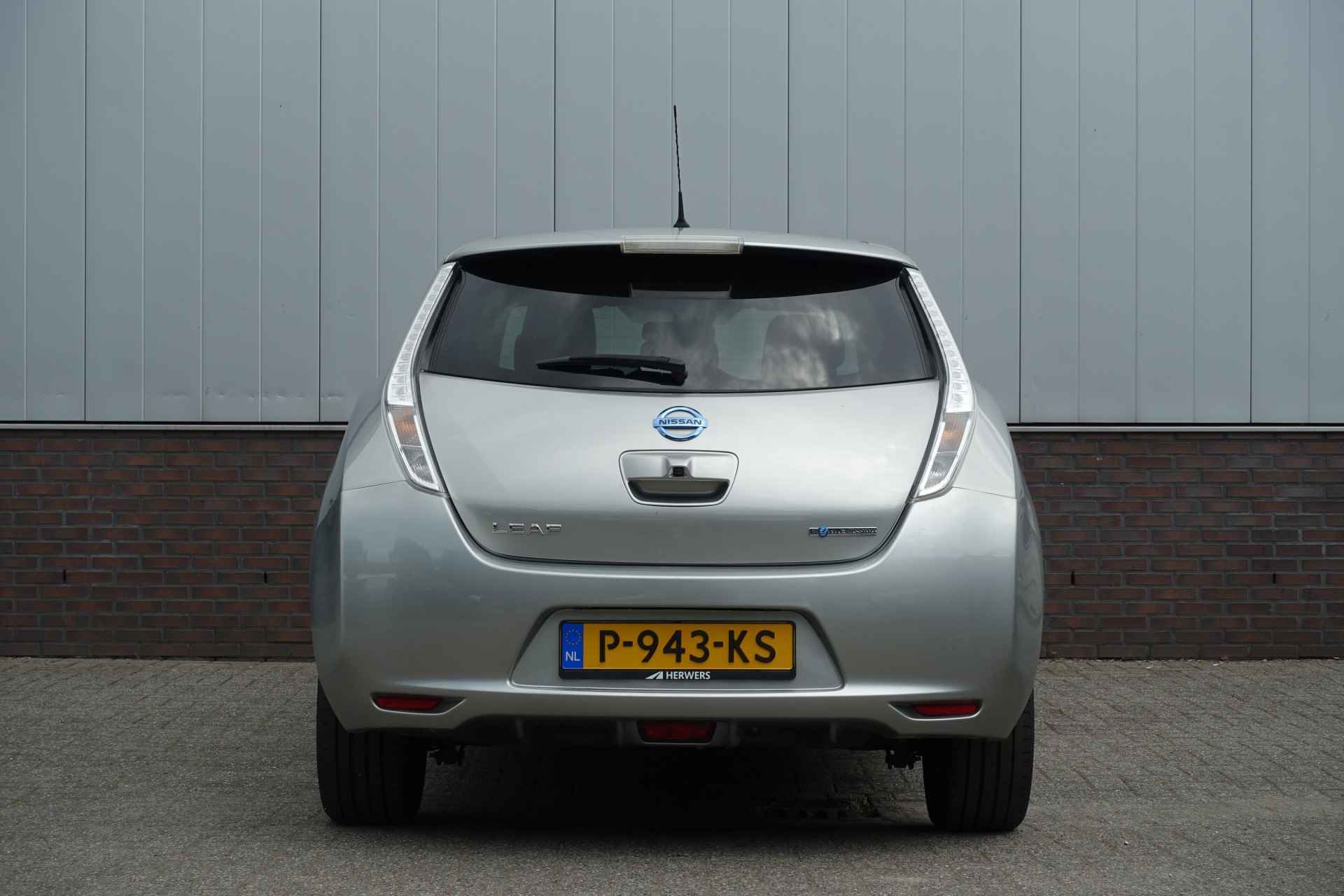 Nissan Leaf Tekna 30 kWh | Lederen bekleding | Navigatie | € 2.000.- subsidie € 8.500.- - 7/20
