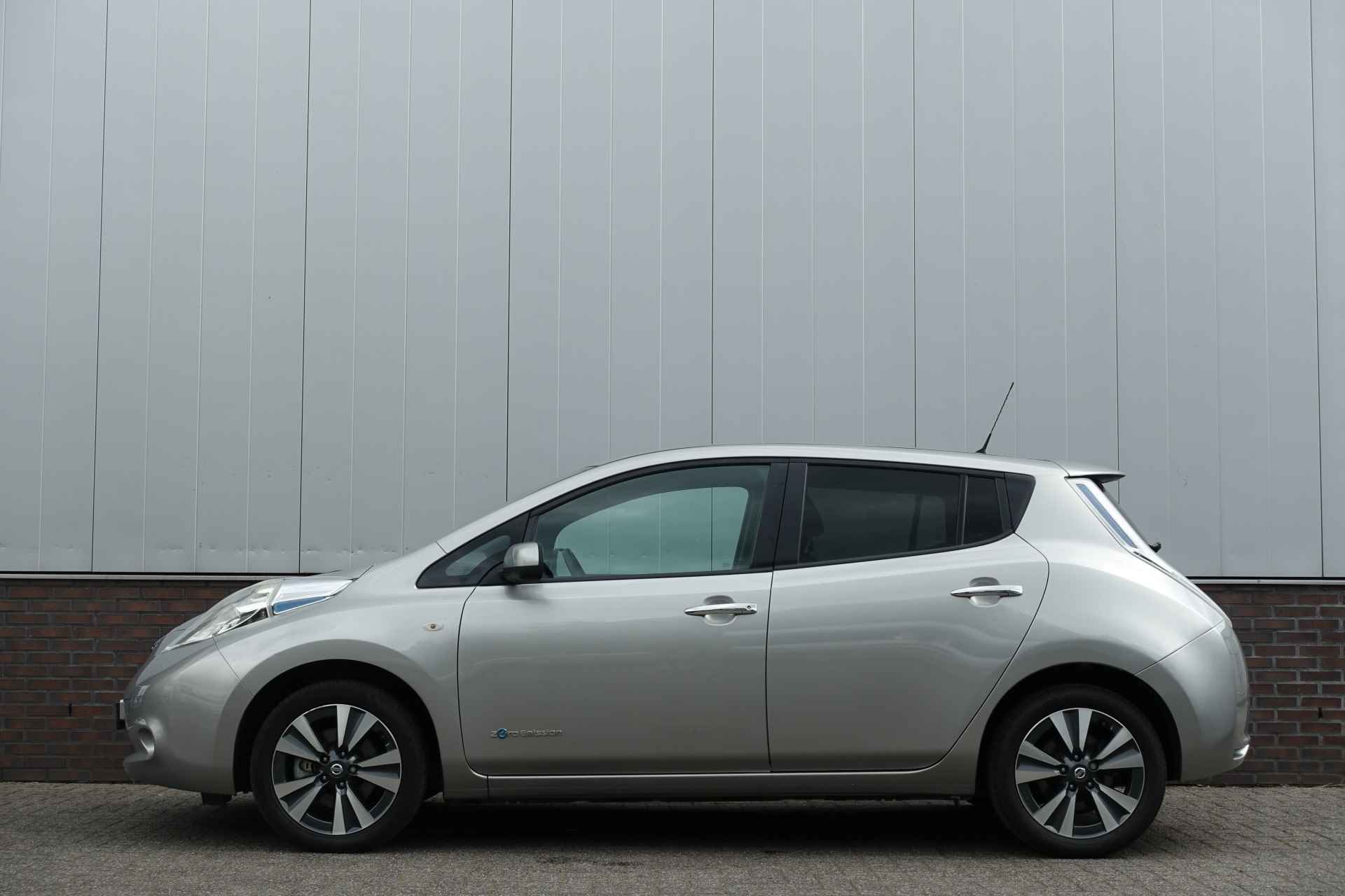 Nissan Leaf Tekna 30 kWh | Lederen bekleding | Navigatie | € 2.000.- subsidie € 8.500.- - 10/20