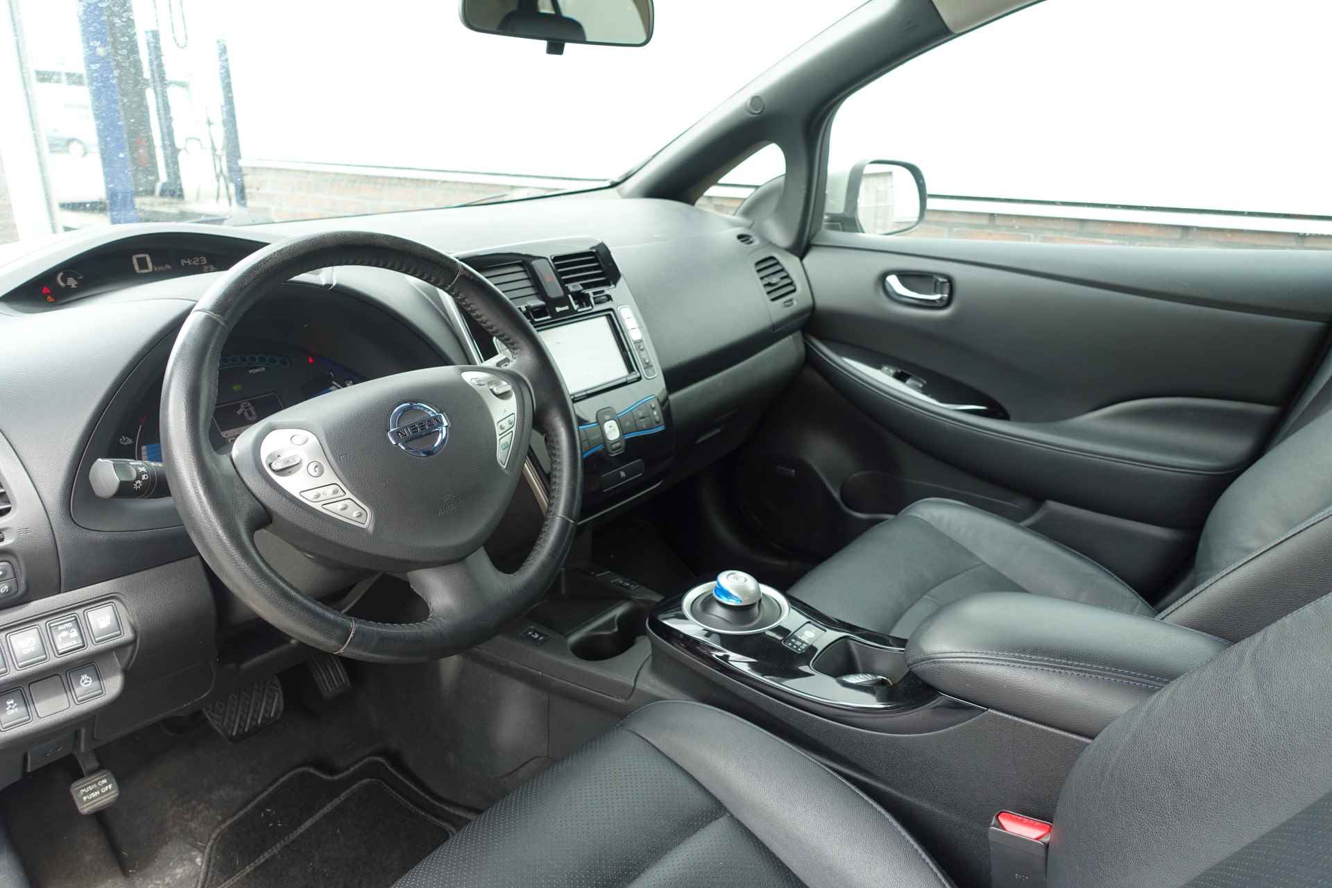 Nissan Leaf Tekna 30 kWh | Lederen bekleding | Navigatie | € 2.000.- subsidie € 8.500.- - 11/20