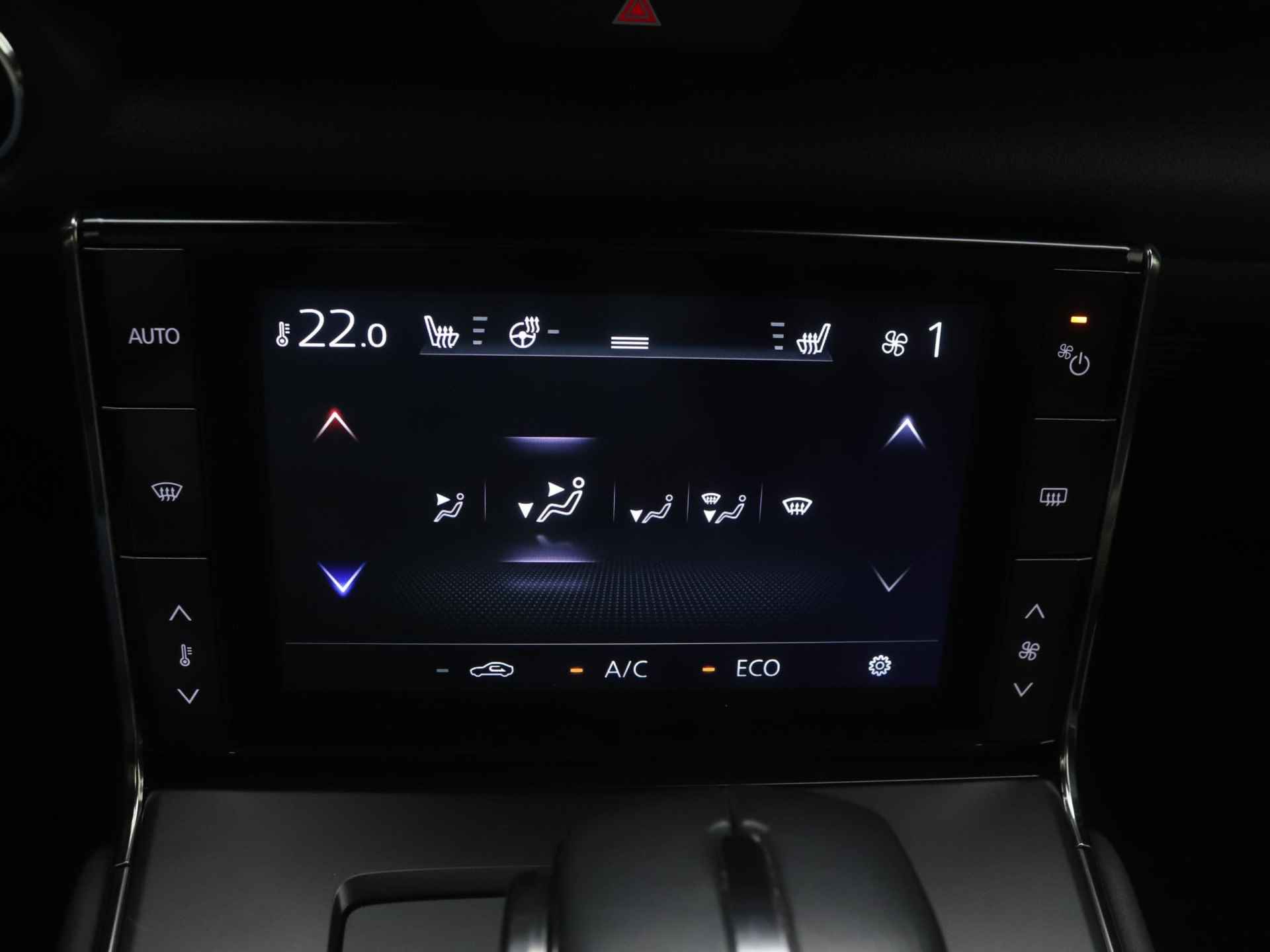 Mazda MX-30 e-SkyActiv EV Luxury : dealer onderhouden - 8% bijtelling tot 12-2025 | €2.000,- subsidie - 36/49