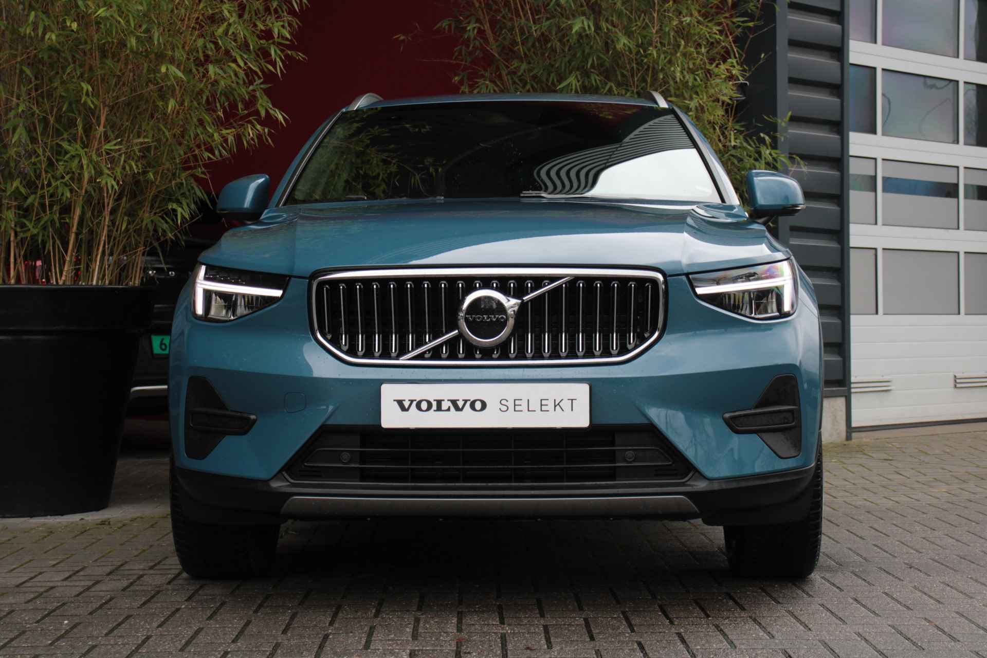 Volvo XC40 1.5 T4 Recharge Core Bright | Trekhaak | Achteruitrijcamera | Cruise Control | Apple CarPlay/Android Auto | Stuur- en stoelverwa - 9/23