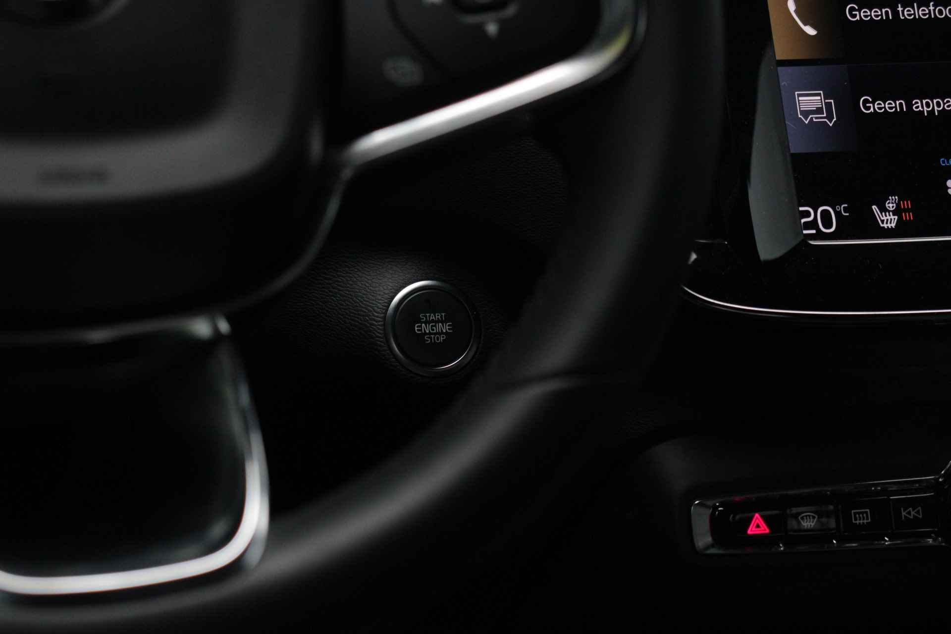 Volvo XC40 1.5 T4 Recharge Core Bright | Trekhaak | Achteruitrijcamera | Cruise Control | Apple CarPlay/Android Auto | Stuur- en stoelverwa - 14/23