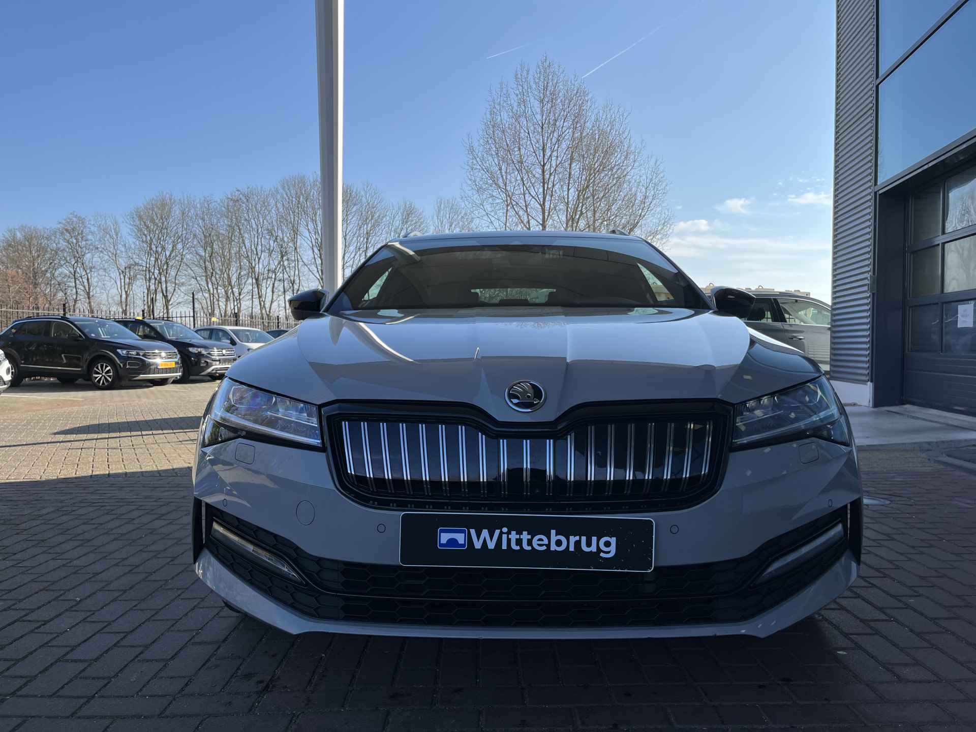 Škoda Superb Combi 1.4 TSI iV Sportline Business / Panorama dak / Trekhaak Elek. / Virtual Cockpit / Memory seat /19 Inch / 218PK - 7/41