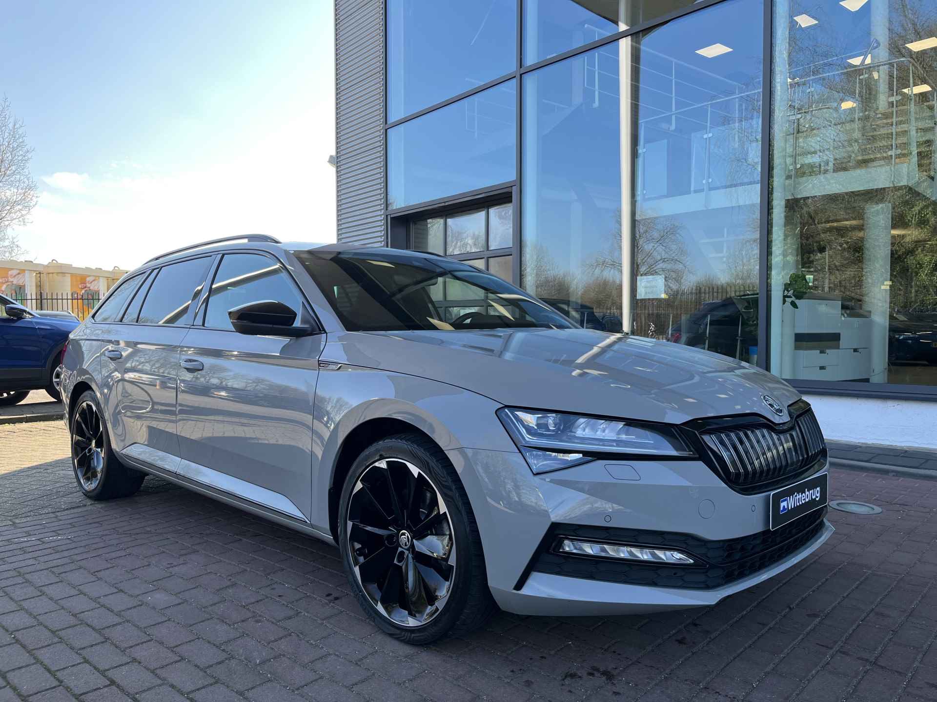 Škoda Superb Combi 1.4 TSI iV Sportline Business / Panorama dak / Trekhaak Elek. / Virtual Cockpit / Memory seat /19 Inch / 218PK - 8/41