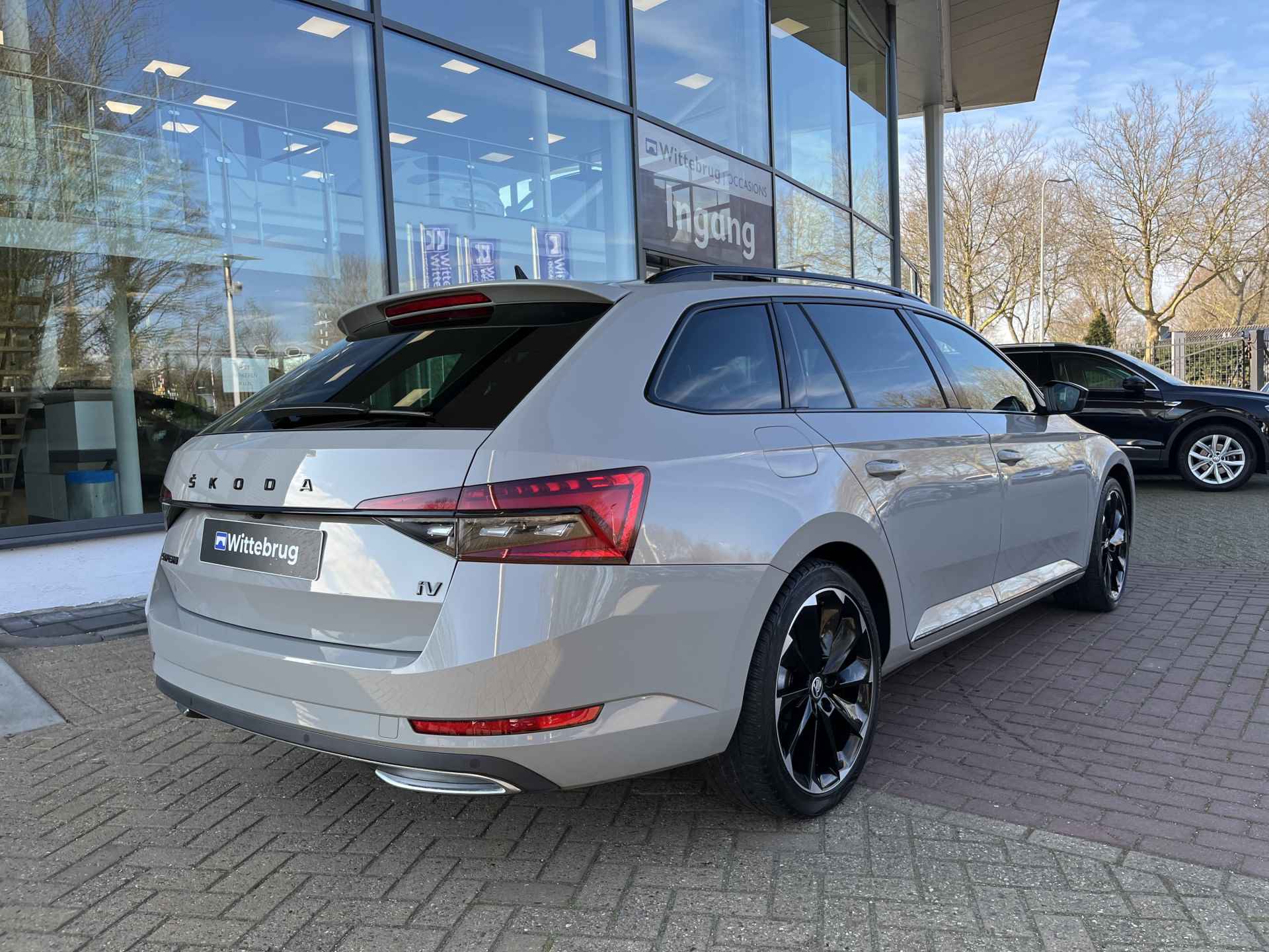 Škoda Superb Combi 1.4 TSI iV Sportline Business / Panorama dak / Trekhaak Elek. / Virtual Cockpit / Memory seat /19 Inch / 218PK - 11/41