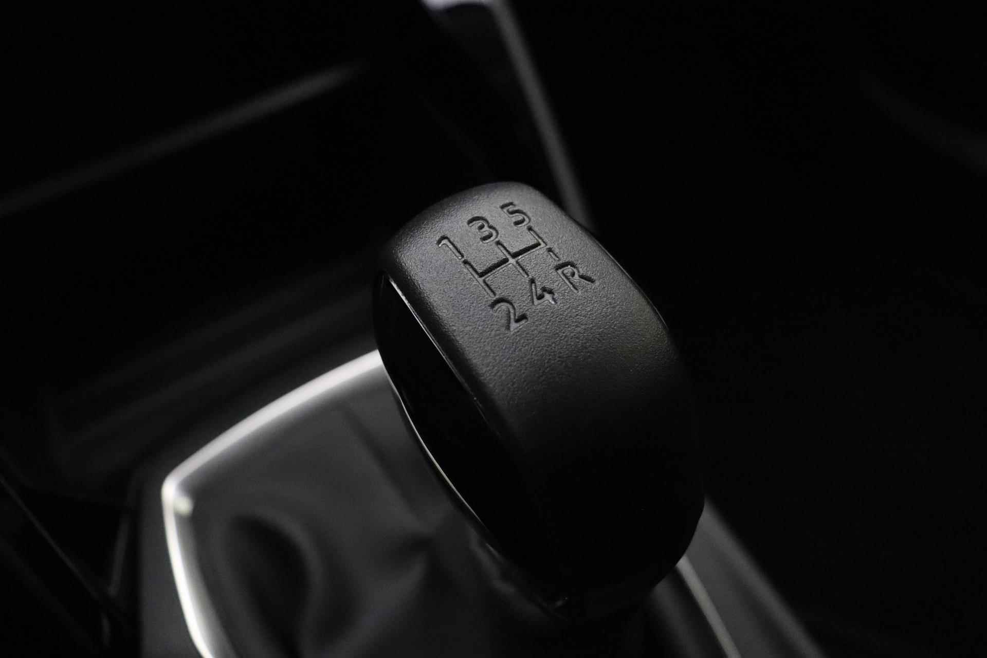 Peugeot 208 1.2 PureTech Active | Apple Carplay/Android Auto | Parkeersensor achter | Voorstoelen verwarmd | LED dagrijverlichting | Cruise control | Airco - 23/27