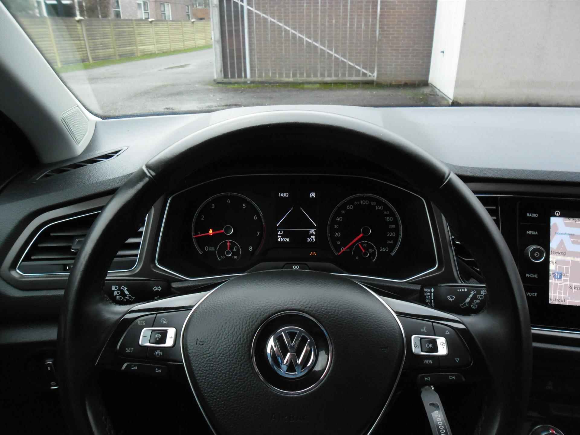 Volkswagen T-Roc 1.0 TSI 115PK STYLE BUSINESS NAV AIRCO LMV PDC 41005 KM RIJKLAARPRIJS - 8/23