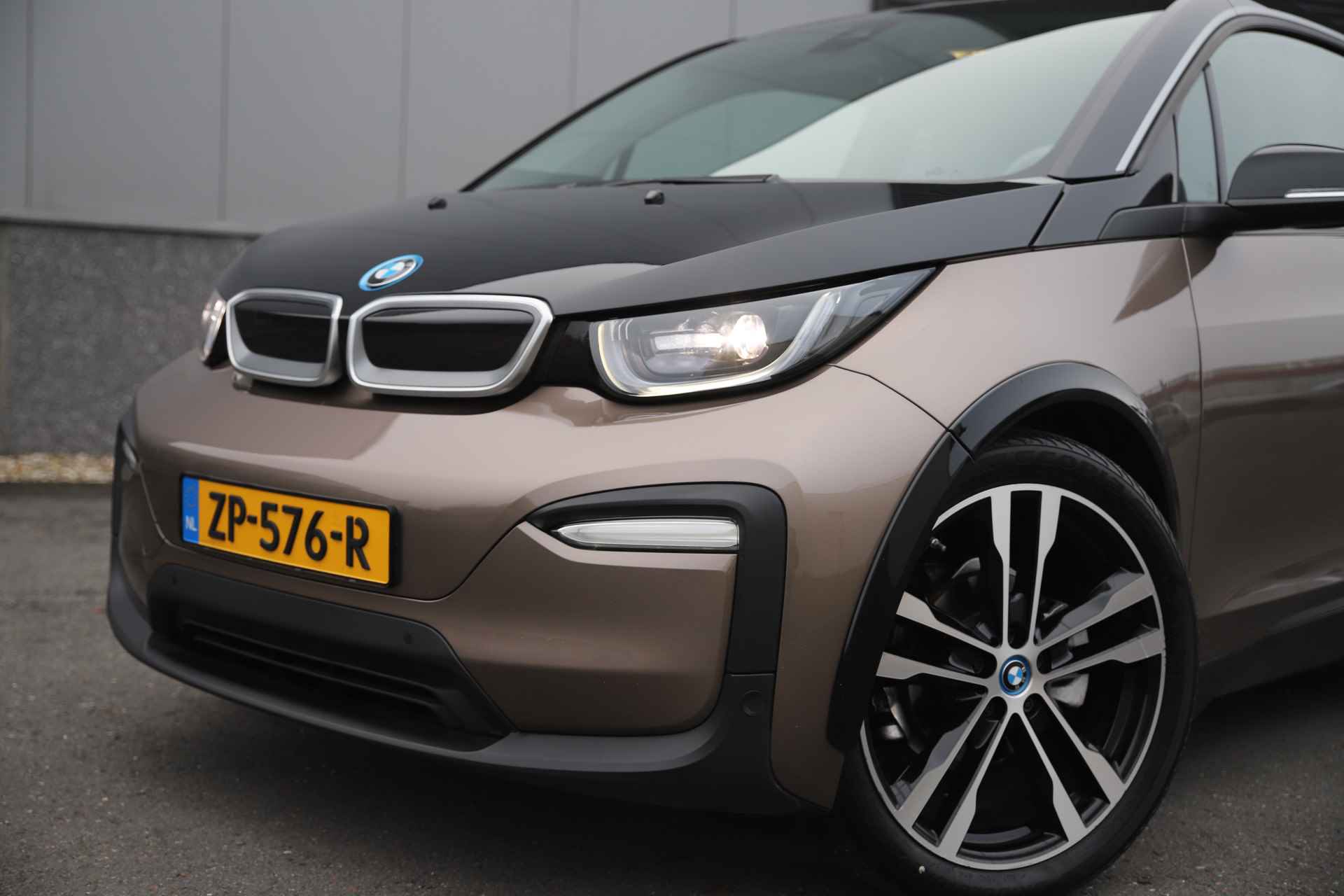 BMW i3 Executive 120Ah 42 kWh Schuifdak/Carplay/Adaptive/Sport/Loft/20"/3-fase - 5/43