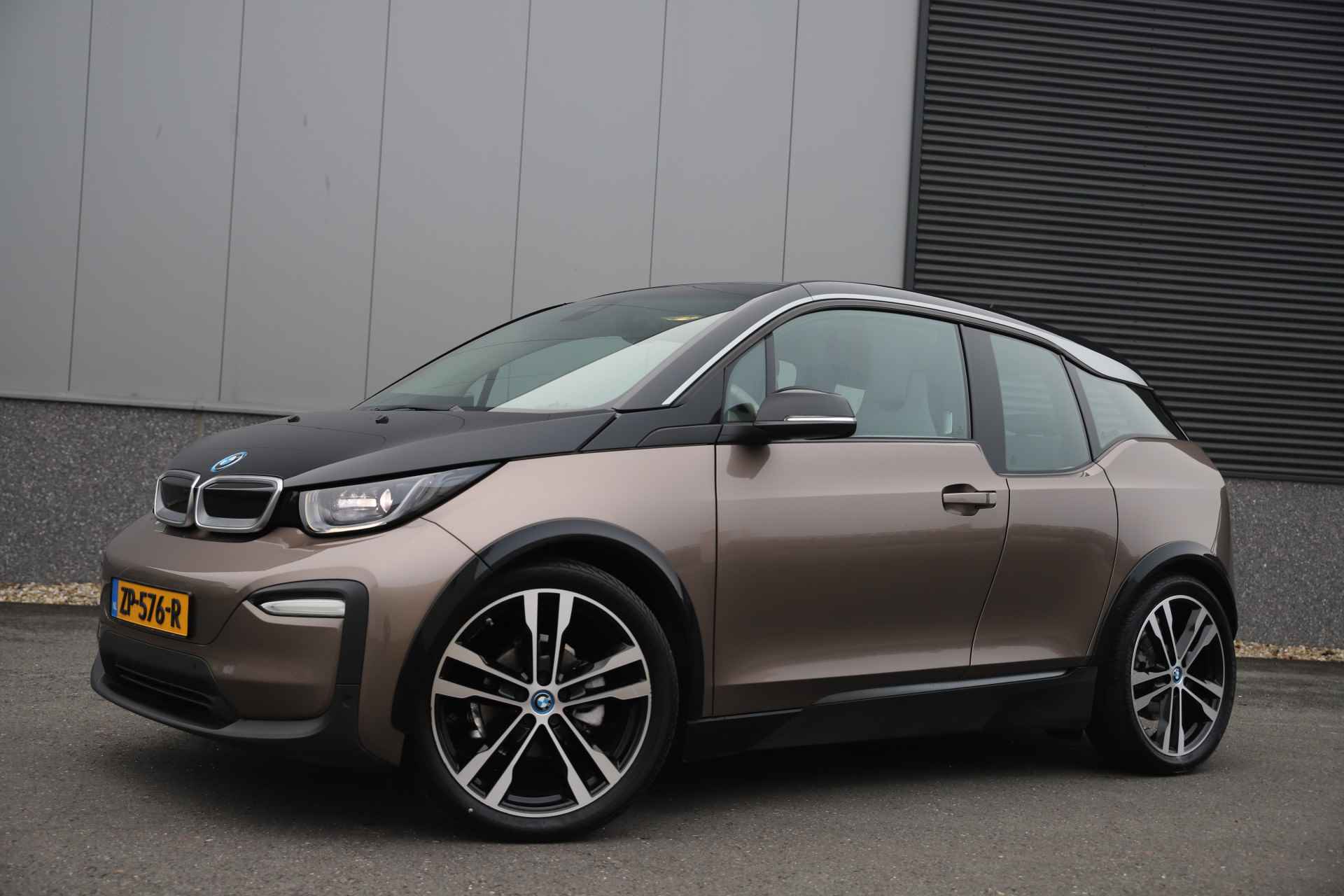 BMW i3 Executive 120Ah 42 kWh Schuifdak/Carplay/Adaptive/Sport/Loft/20"/3-fase - 14/43