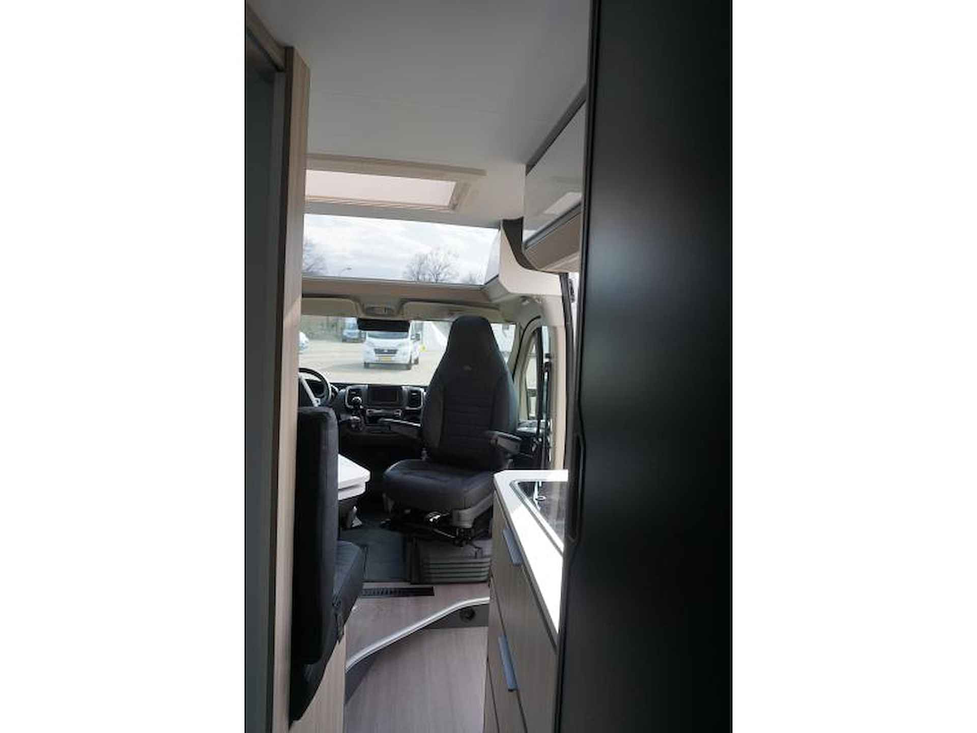 Adria Twin Plus 640 SLB Automaat/ Full LED - 18/24