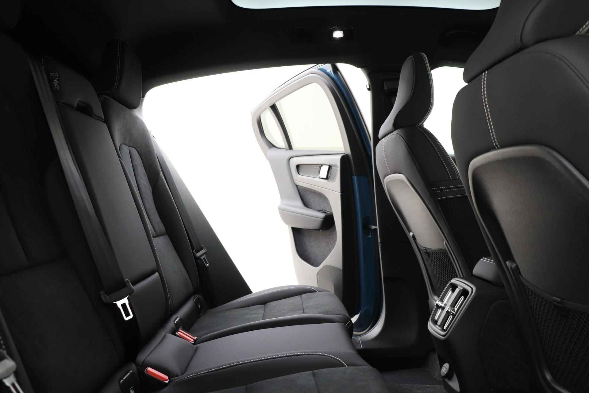 Volvo C40 SM EXT. RANGE ULTIMATE 82 kWh -PANO.DAK|HK-AUDIO|ELEK.STOELEN|360°CAM|PIXEL.LED|20" - 22/48