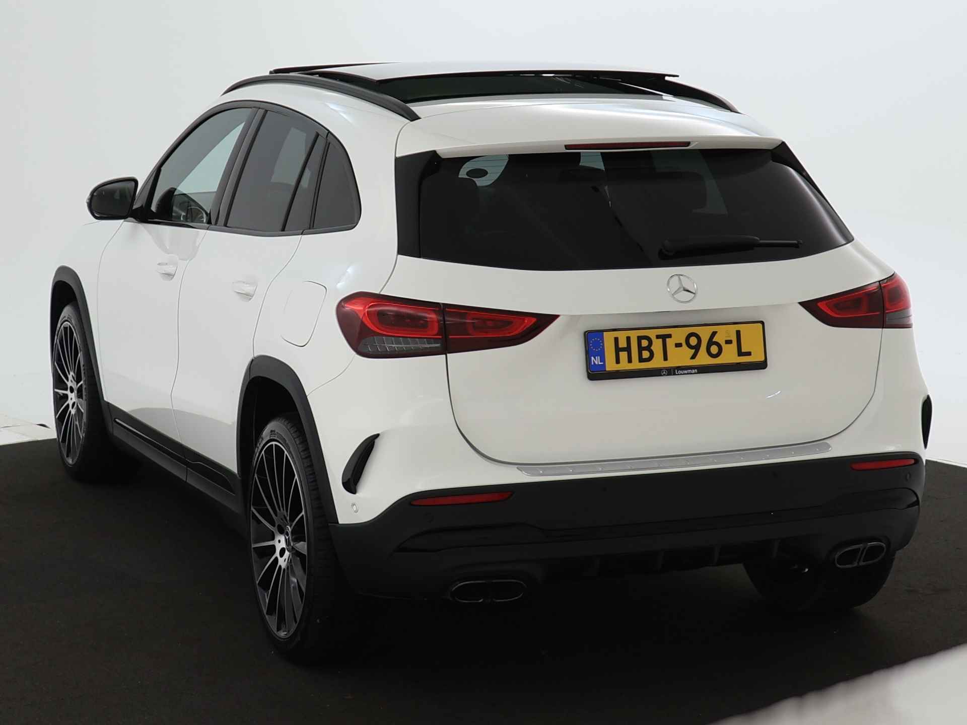 Mercedes-Benz GLA 250 e AMG Line Plug-In Hybride | Schuif-kantel panoramadak | Sfeerverlichting | Cruise control | Stoelverwarming | | Inclusief 24 maanden MB Certified garantie voor Europa. - 16/45