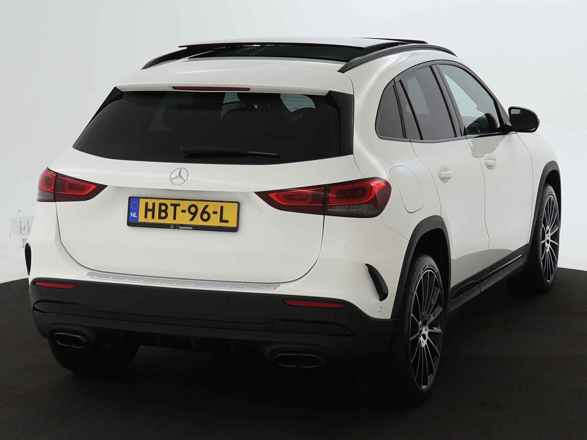 Mercedes-Benz GLA 250 e AMG Line Plug-In Hybride | Schuif-kantel panoramadak | Sfeerverlichting | Cruise control | Stoelverwarming | | Inclusief 24 maanden MB Certified garantie voor Europa. - 17/45