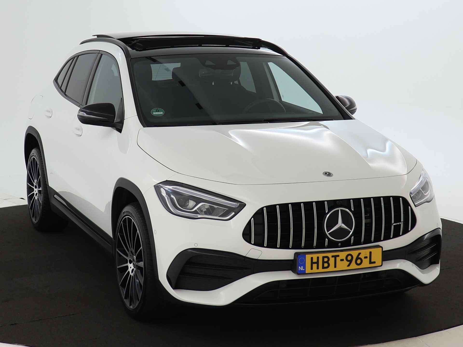 Mercedes-Benz GLA 250 e AMG Line Plug-In Hybride | Schuif-kantel panoramadak | Sfeerverlichting | Cruise control | Stoelverwarming | | Inclusief 24 maanden MB Certified garantie voor Europa. - 28/45