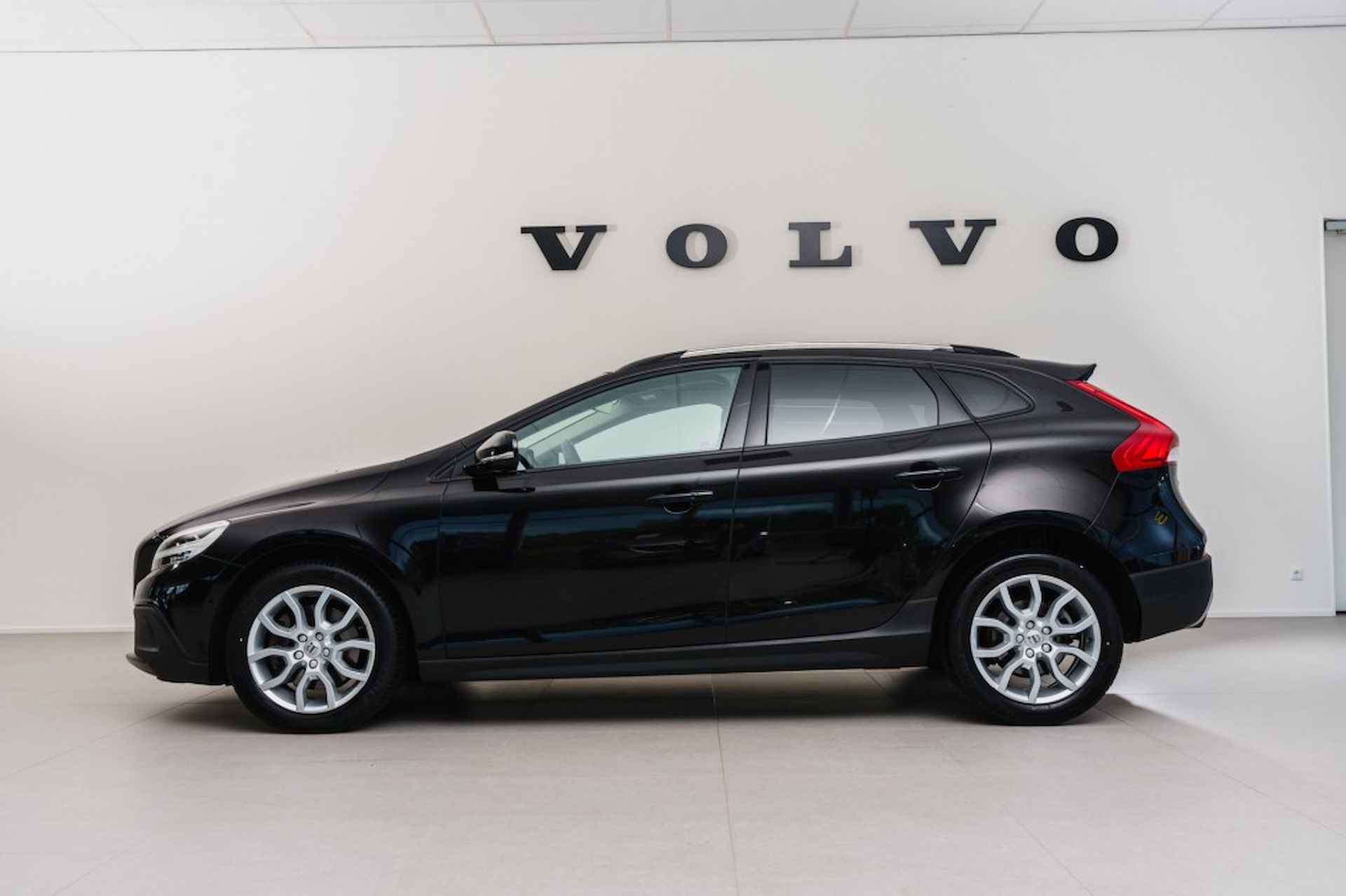 VOLVO V40 Cc T3 Geartronic Polar+ Luxury - 2/23