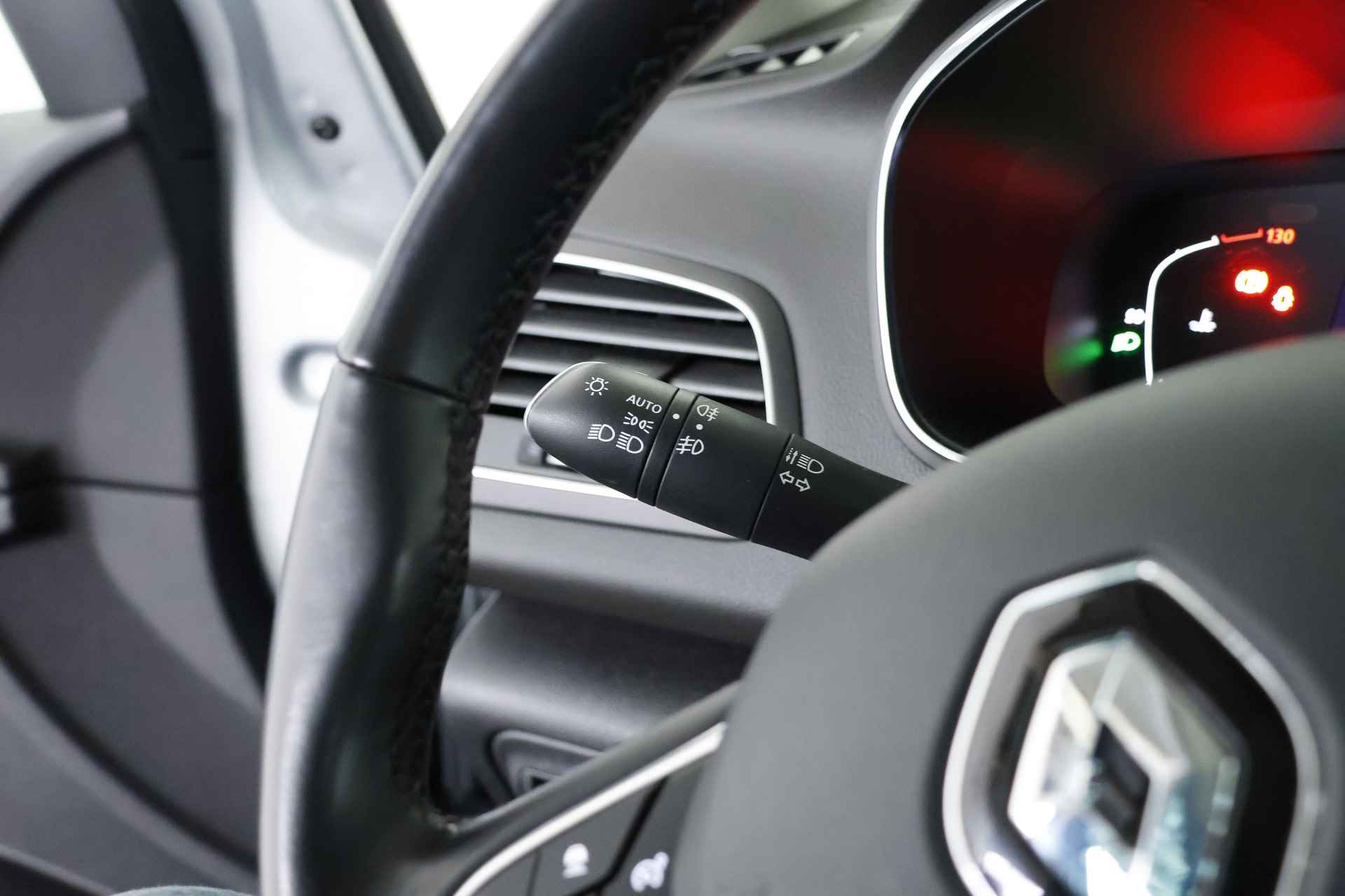 Renault Mégane Estate 1.3 TCe Intens / LED / Leder / ACC / Navi / CarPlay - 21/34