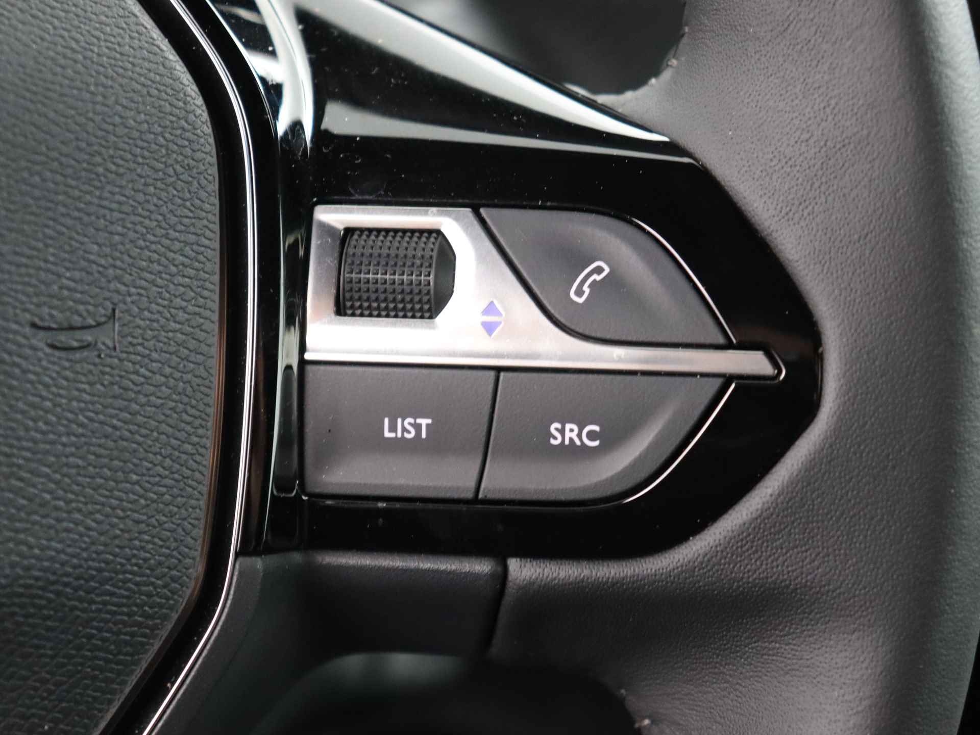 Peugeot e-2008 EV Allure Pack 50 kWh | 3-fase | Navigatie | Camera | - 19/39
