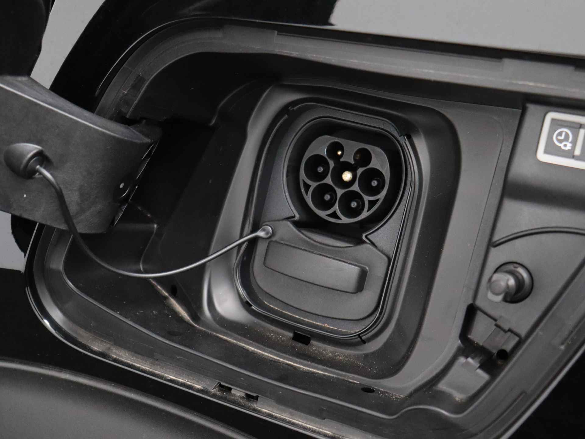 Peugeot e-2008 EV Allure Pack 50 kWh | 3-fase | Navigatie | Camera | - 31/39