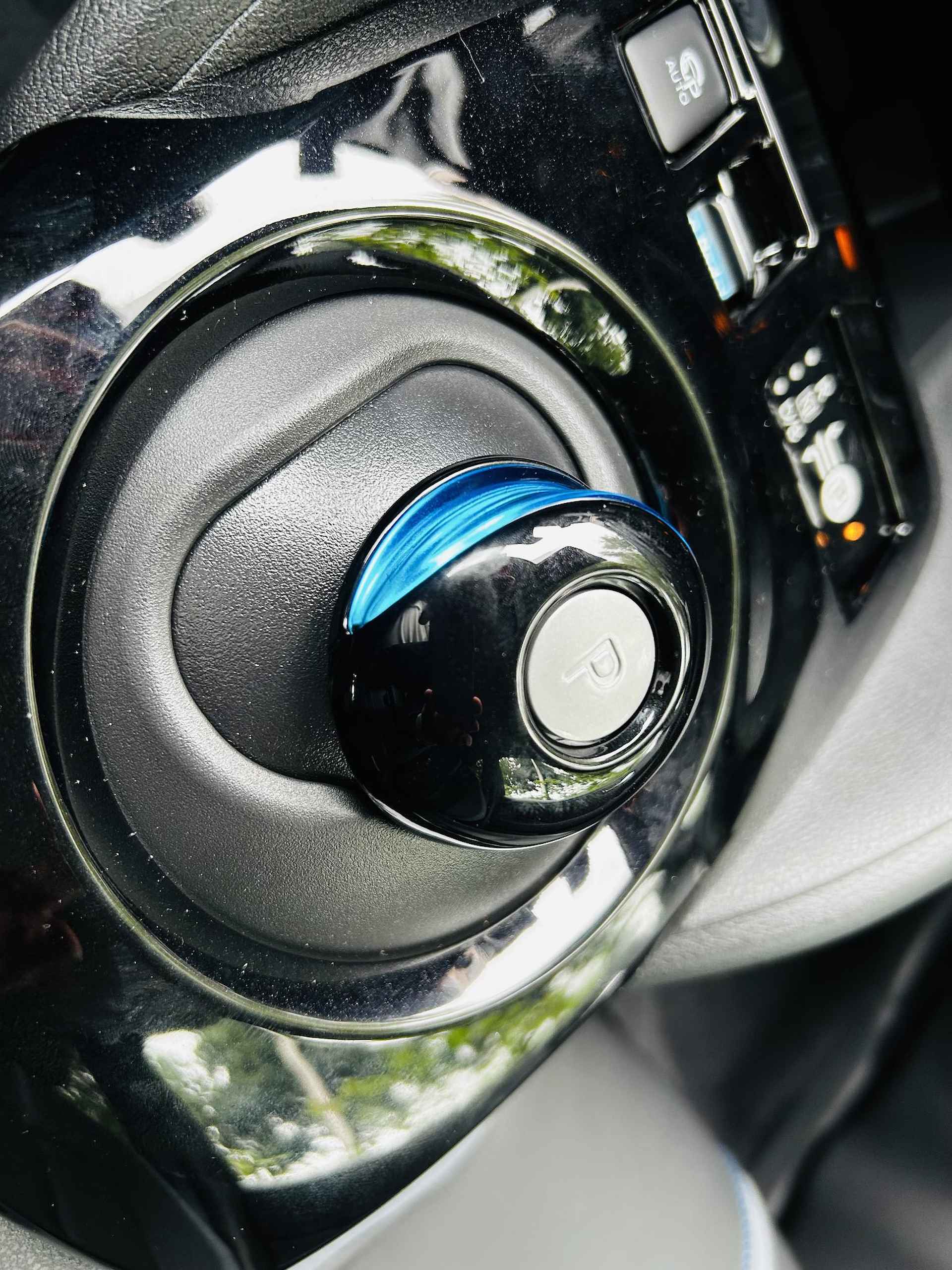 Nissan LEAF N-Connecta 39 kWh NU FISCAAL ZEER AANTREKKELIJK . VANAF 26.760,-   OP = OP | € 11.190,= PRIJSVERLAGING !! | 2950 EXTRA VOORRAAD KORTING | FOTO'S KUNNEN AFWIJKEN - 10/39