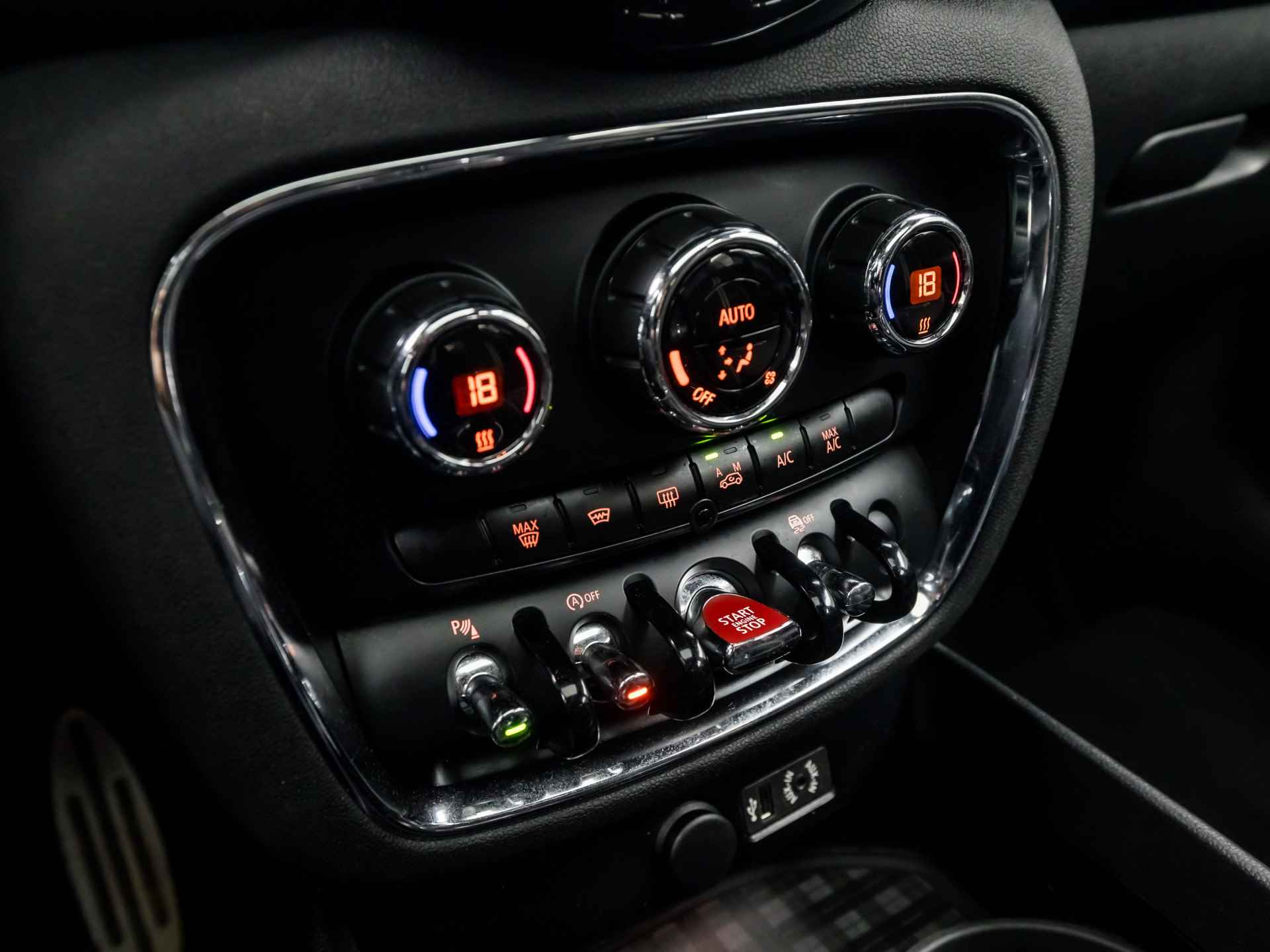 MINI Clubman 1.5 John Cooper Works Black Edition (PANORAMADAK, APPLE CARPLAY, GROOT NAVI, DEALER ONDERHOUDEN, SPORTSTOELEN, HARMAN/KARDON, JCW UITLAAT, LED KOPLAMPEN, NIEUWSTAAT) - 10/39