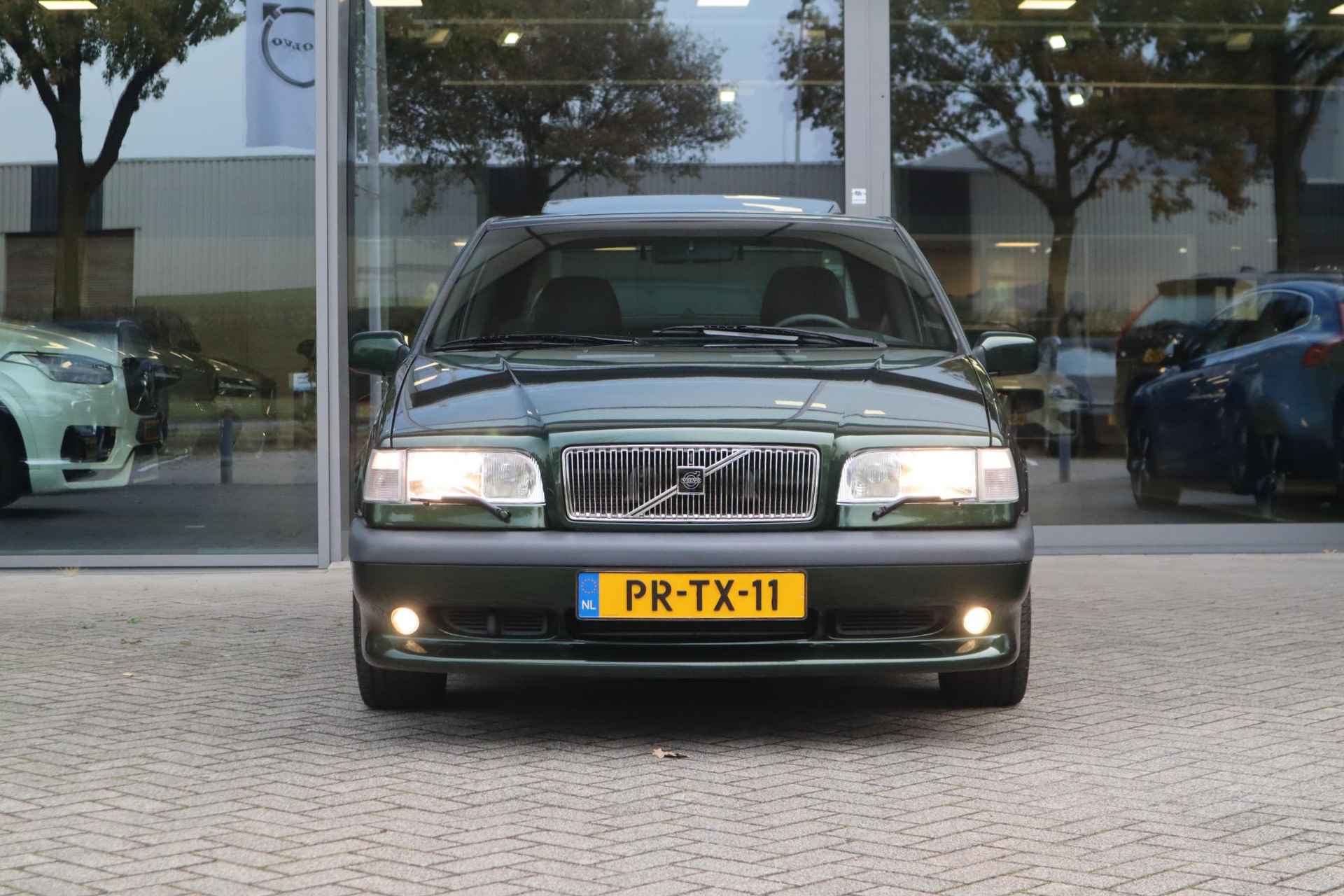 Volvo 850 2.3 R | In nieuwstaat verkerende 850 T5-R| Volledig VOLVO onderhouden| Schuif-/ kanteldak| Verwarmbare voorstoelen| - 2/37