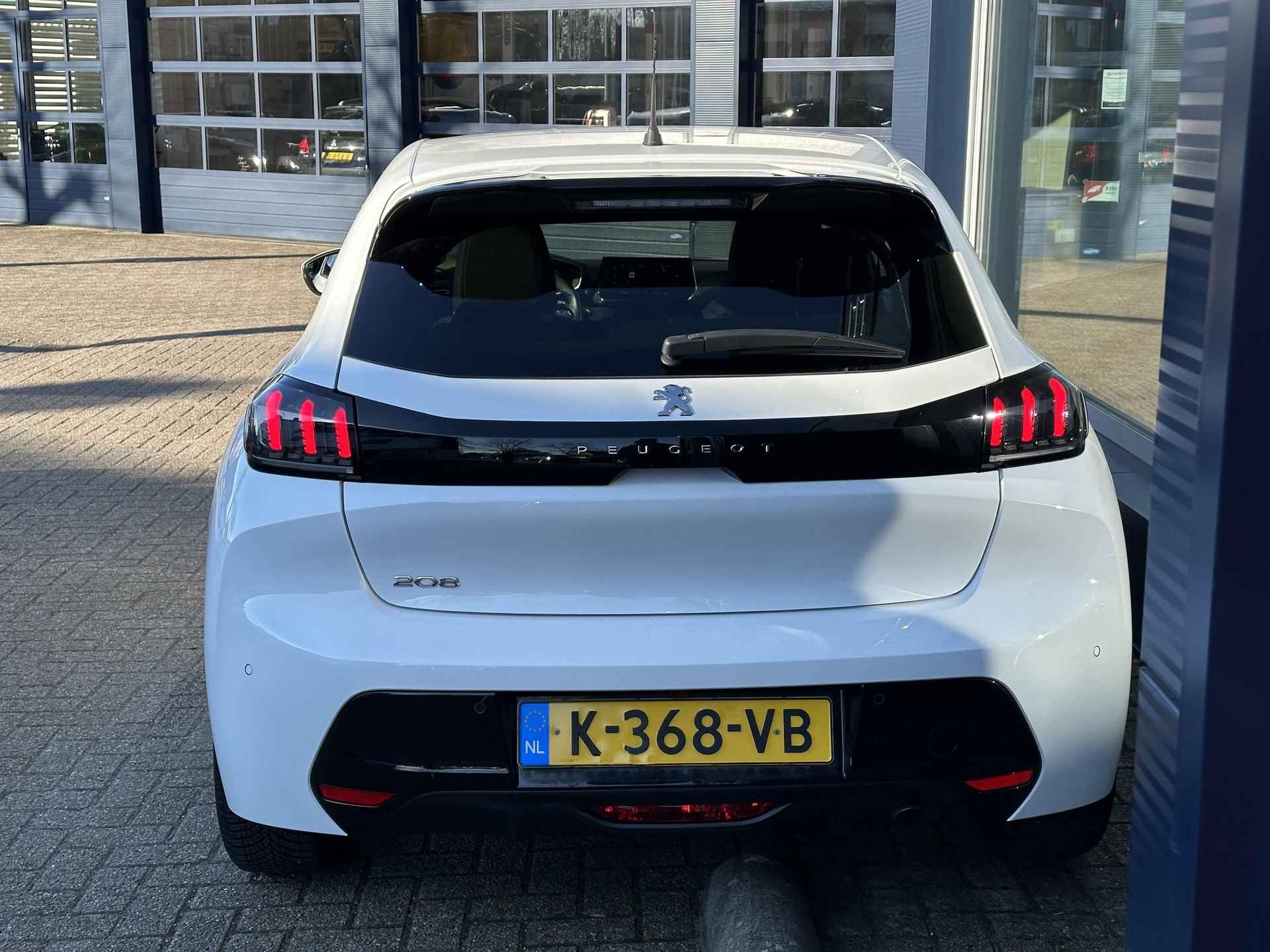 Peugeot 208 1.2 Turbo 100 PK Allure Pack | Automaat | Keyless Start | Navigatie via Telefoon | LED Verlichting | Camera | Parkeersensoren | All Season Banden | Digitaal Dashboard | Lichtmetalen Velgen | - 7/51