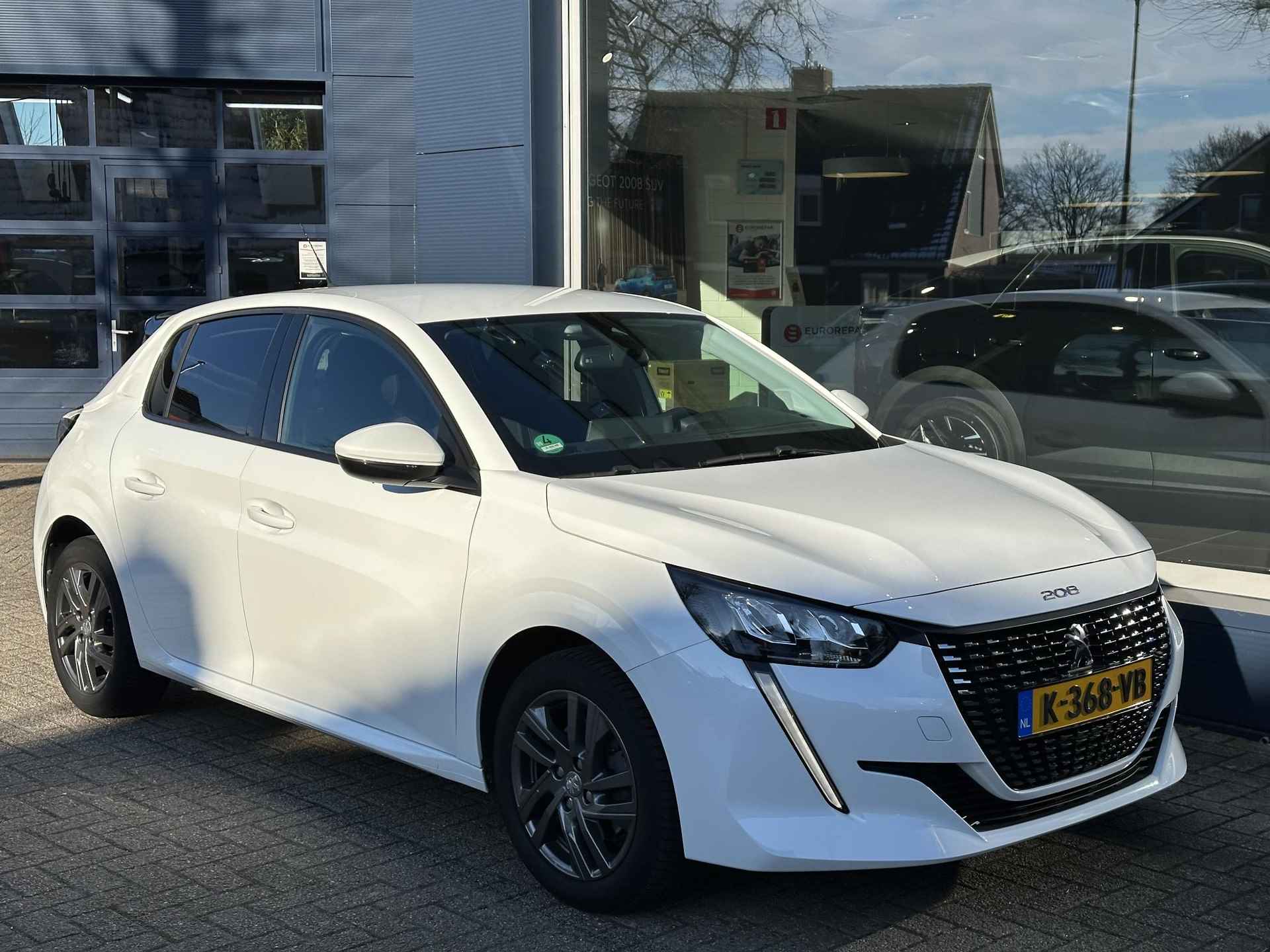 Peugeot 208 1.2 Turbo 100 PK Allure Pack | Automaat | Keyless Start | Navigatie via Telefoon | LED Verlichting | Camera | Parkeersensoren | All Season Banden | Digitaal Dashboard | Lichtmetalen Velgen | - 10/51