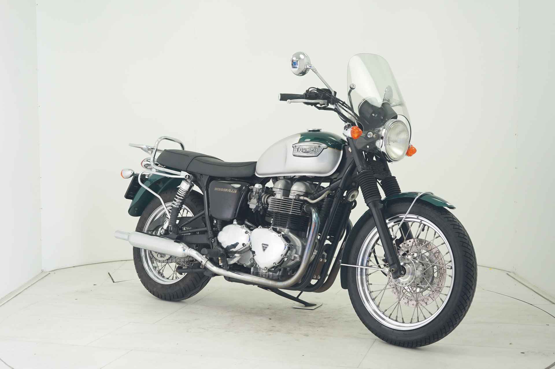 Triumph BONNEVILLE T 100 - 2/11