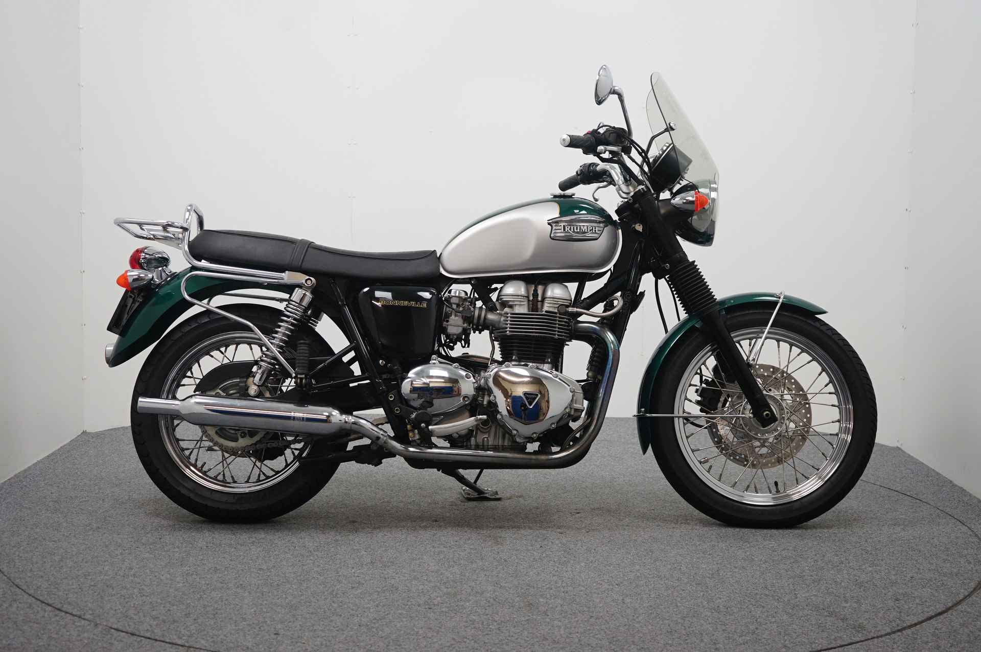 Triumph BONNEVILLE