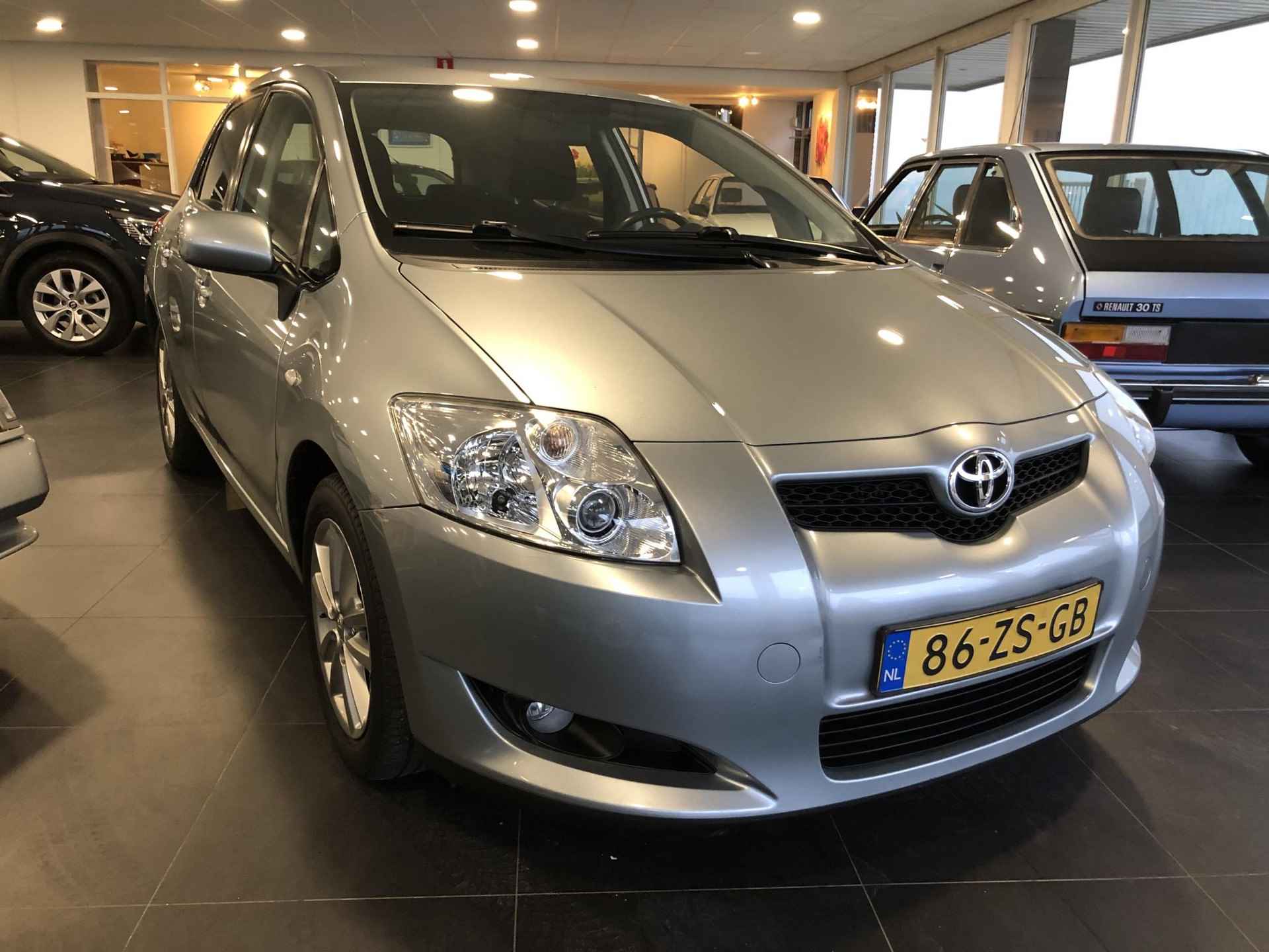 Toyota Auris 1.6 16v 5drs AUTOM. Dynamic RIJKLAAR! - 24/28