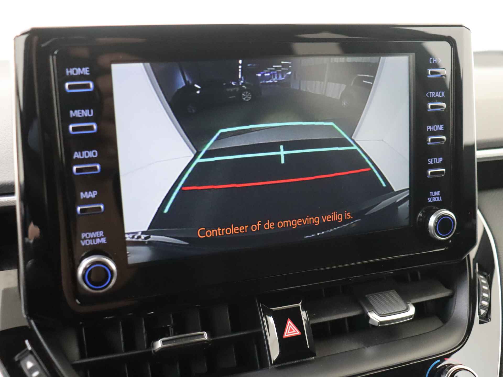 Toyota Corolla Touring Sports 1.8 Hybrid Dynamic 122 pk Automaat | Climate Control | Navigatie by App | 17 inch Lichtmetalen Velgen - 14/32