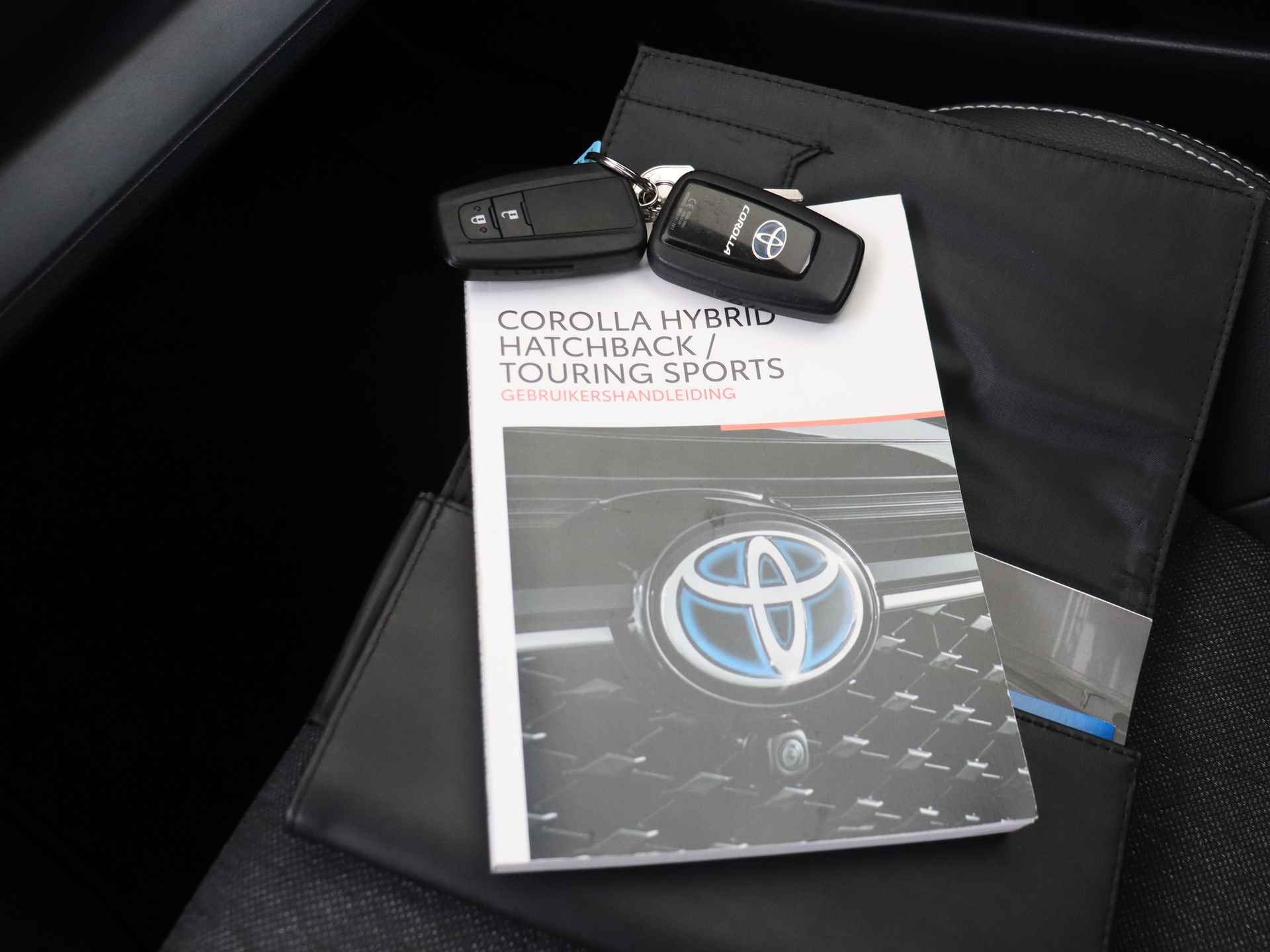 Toyota Corolla Touring Sports 1.8 Hybrid Dynamic 122 pk Automaat | Climate Control | Navigatie by App | 17 inch Lichtmetalen Velgen - 21/32