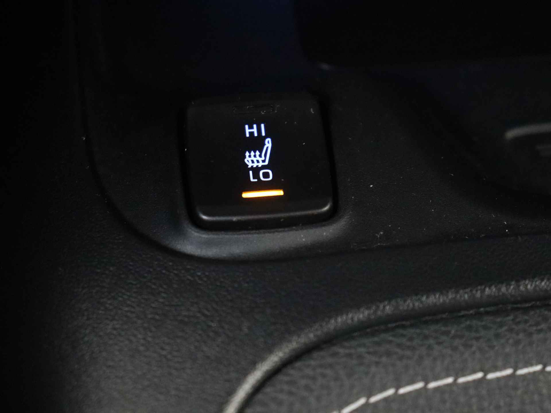 Toyota Corolla Touring Sports 1.8 Hybrid Dynamic 122 pk Automaat | Climate Control | Navigatie by App | 17 inch Lichtmetalen Velgen - 23/32