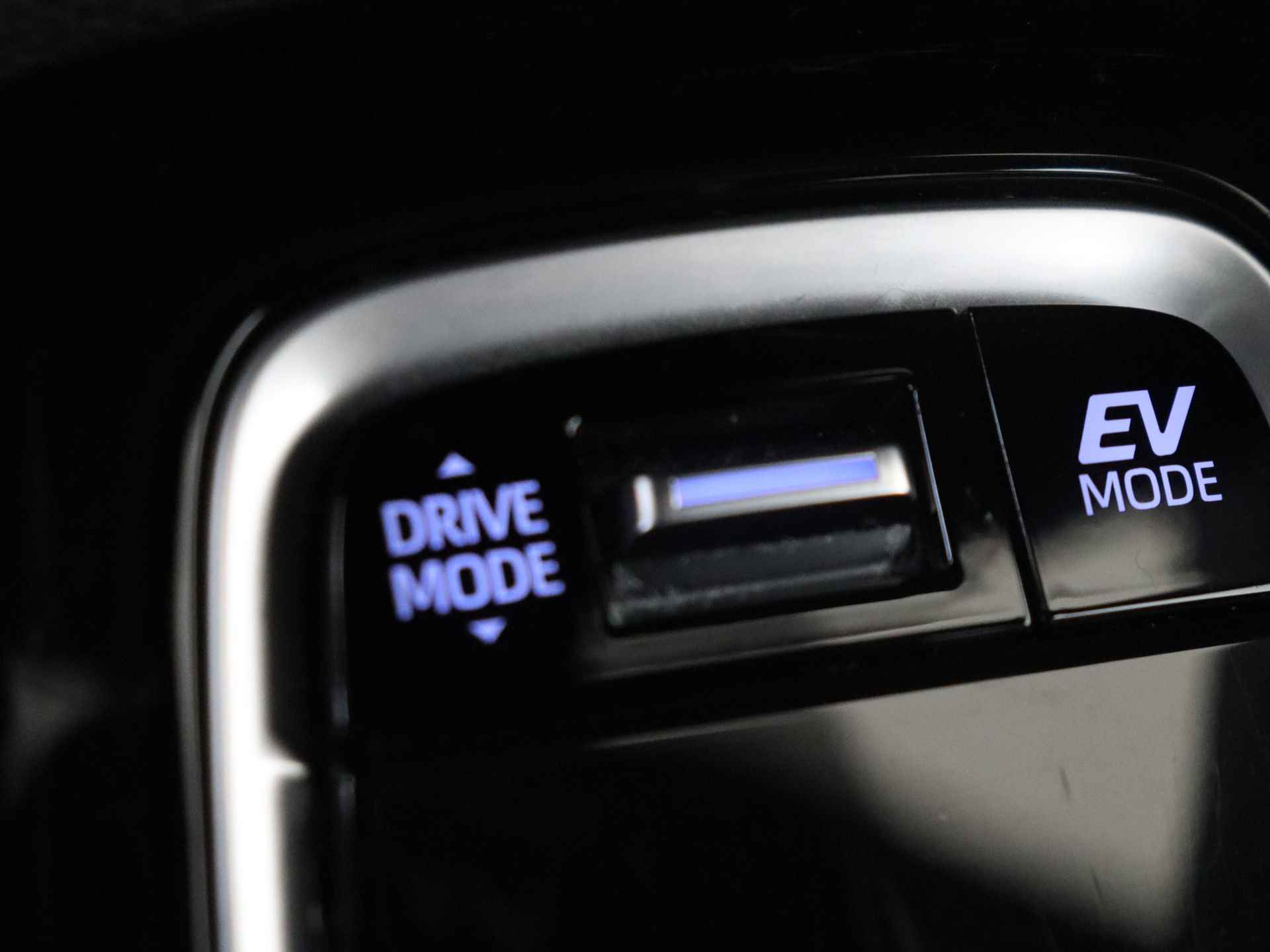 Toyota Corolla Touring Sports 1.8 Hybrid Dynamic 122 pk Automaat | Climate Control | Navigatie by App | 17 inch Lichtmetalen Velgen - 24/32