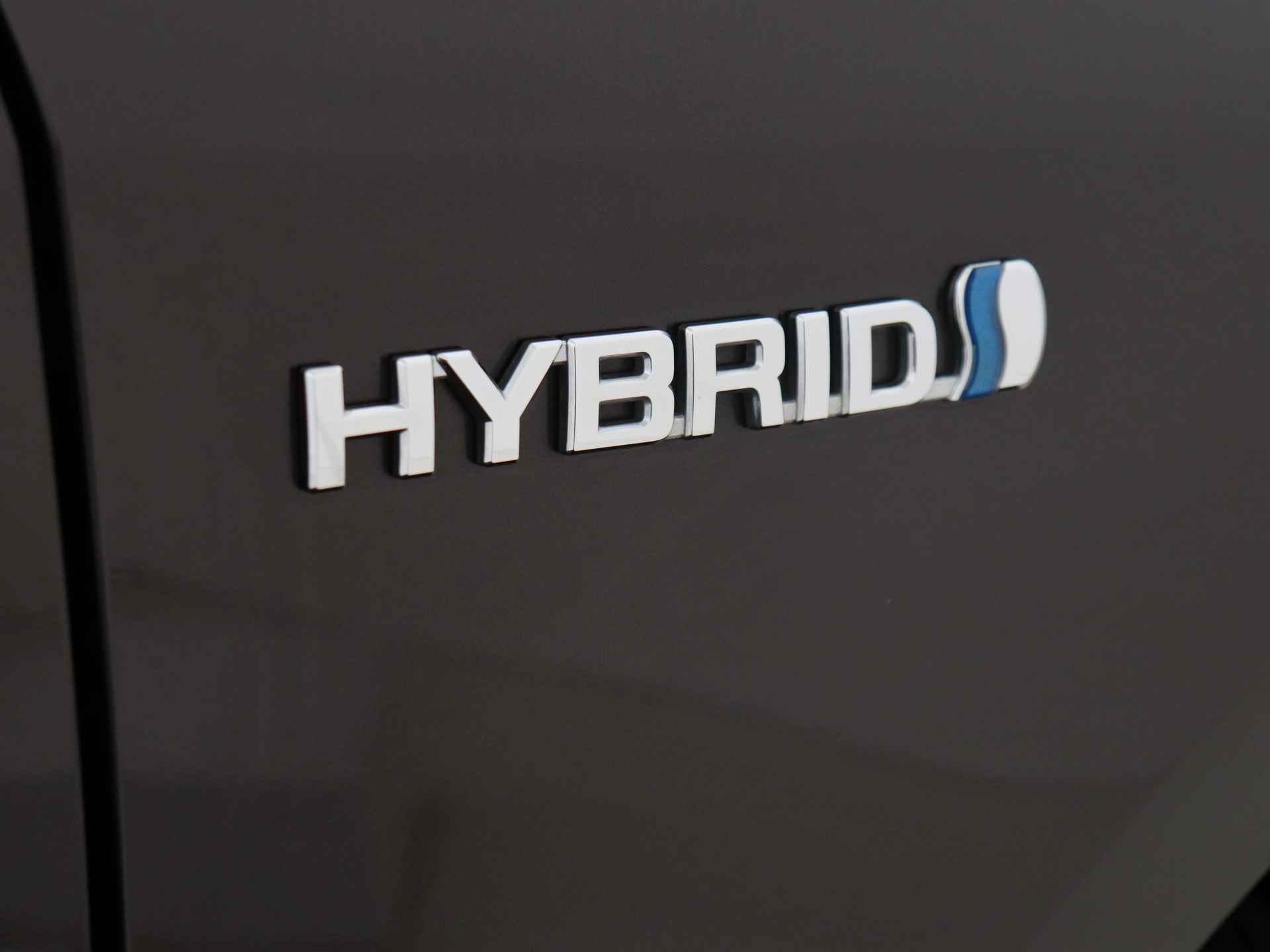 Toyota Corolla Touring Sports 1.8 Hybrid Dynamic 122 pk Automaat | Climate Control | Navigatie by App | 17 inch Lichtmetalen Velgen - 30/32