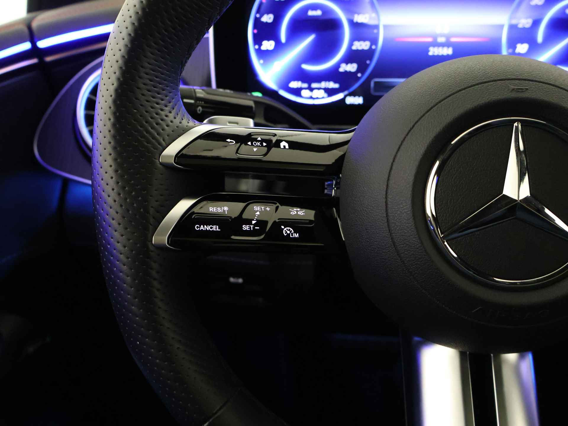 Mercedes-Benz EQE 350+ AMG Line 91 kWh | Premium Pack | Nightpakket | Luchtvering | Rijassistentiepakket plus | Parkeerpakket met 360° camera's | USB-pakket plus | Burmester® 3D-Surround sound system | Smartphone integratiepakket | - 19/37